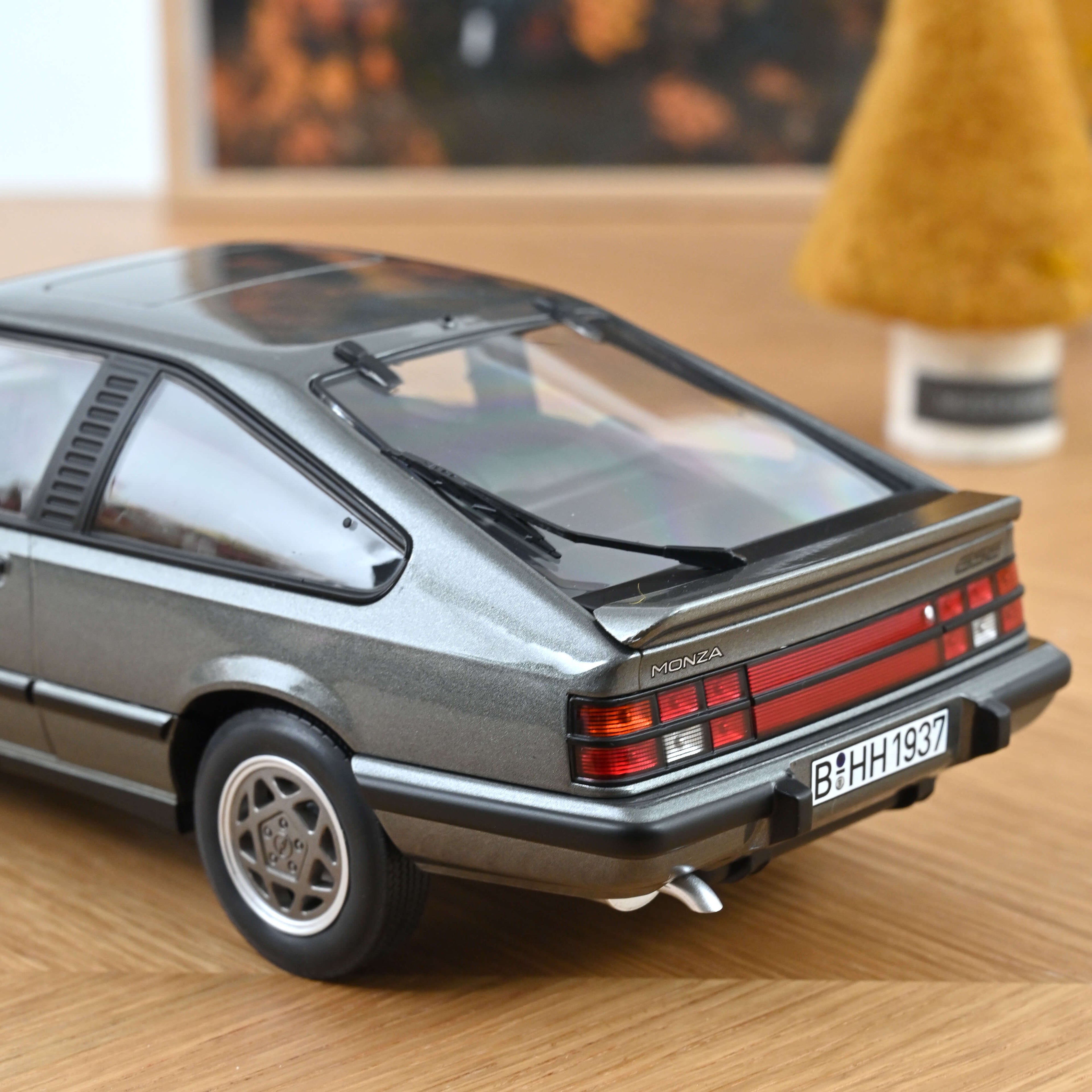 Opel Monza GSE 1984 Anthrazit Metallic 1:18 - 200 Stück