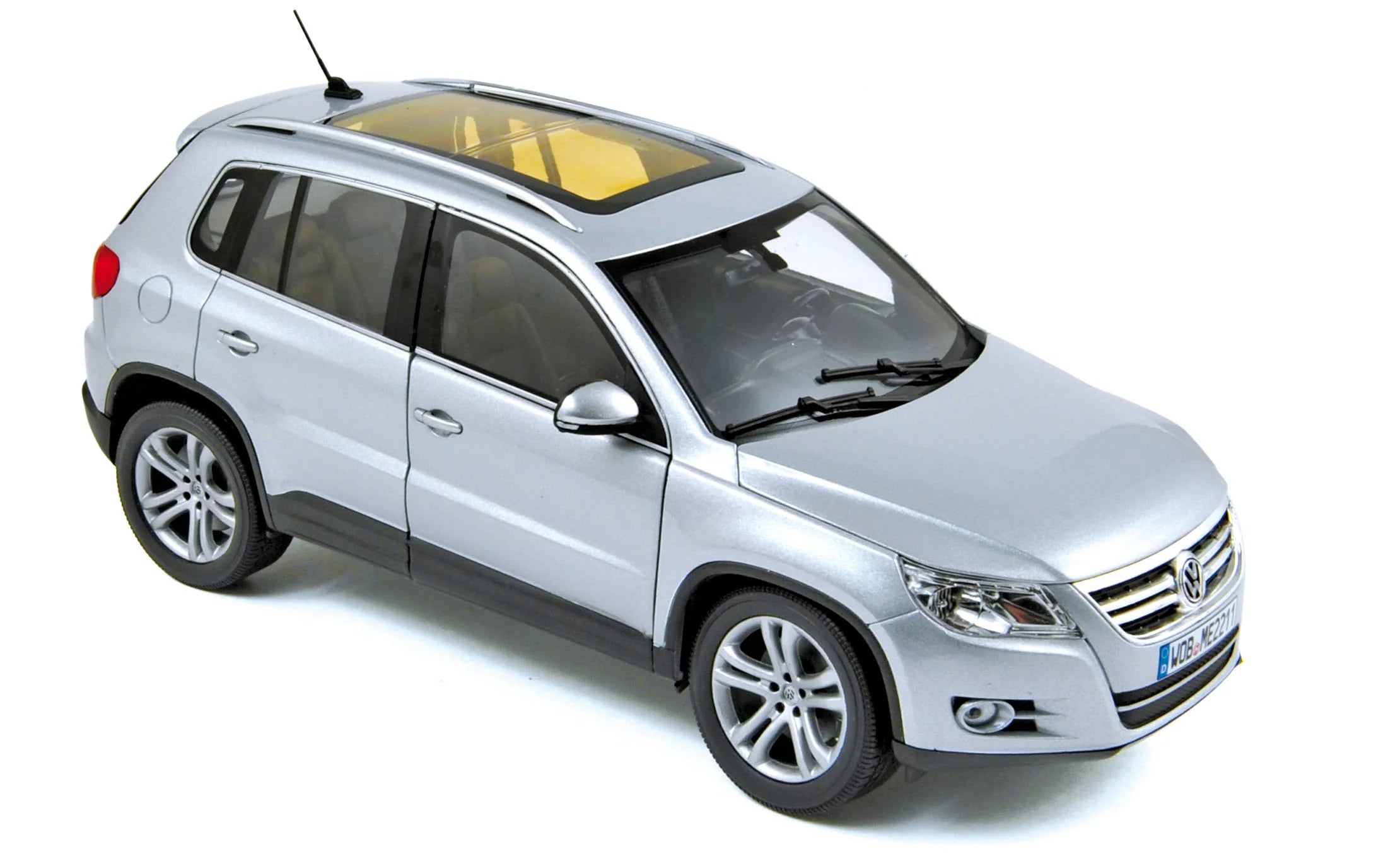 VW Tiguan 2007 Reflex Silver Metallic 1:18