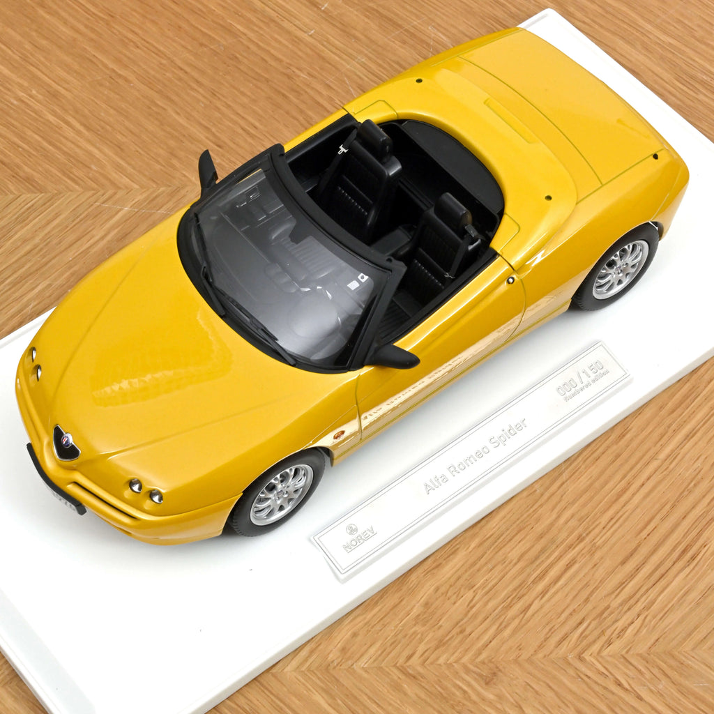 Alfa Romeo Spider 1999 Jaune Zoe métallisé 1:18 - 150 p.