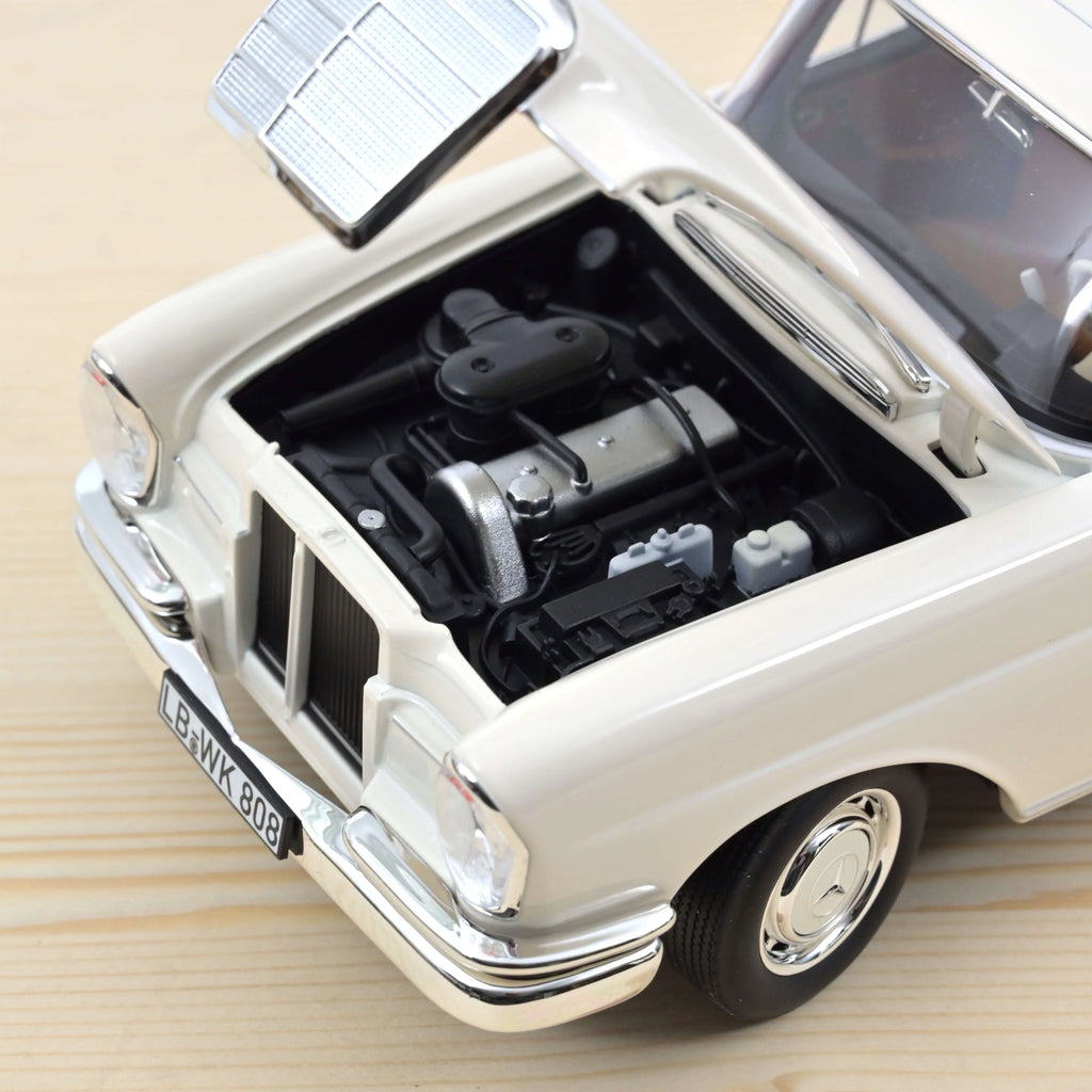 Mercedes-Benz 220 S 1965 Beige 1:18 - 200pcs