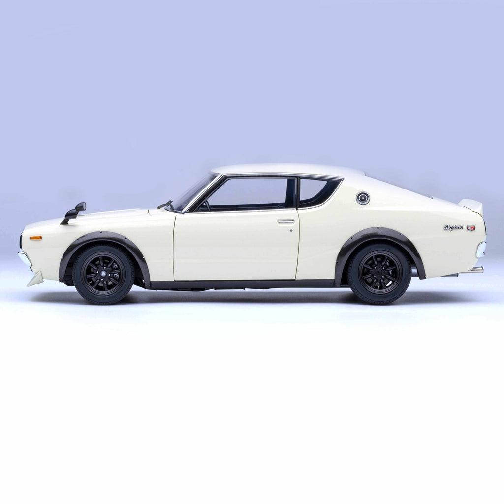 Nissan Skyline 2000 GT-R (KPGC110) Tuned White 1:18