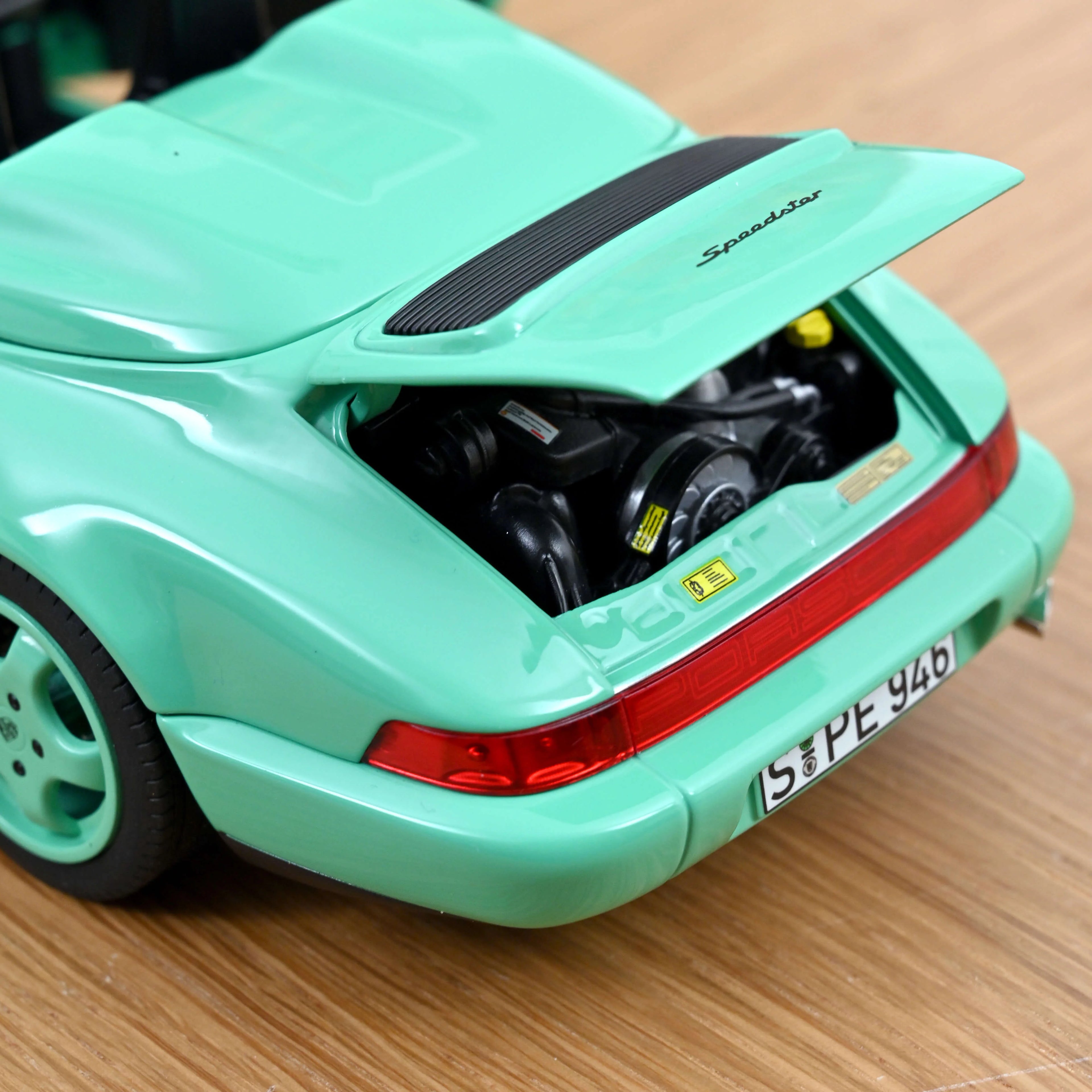 Porsche 911 Speedster 1994 Mint Green 1:18 - 200 pcs