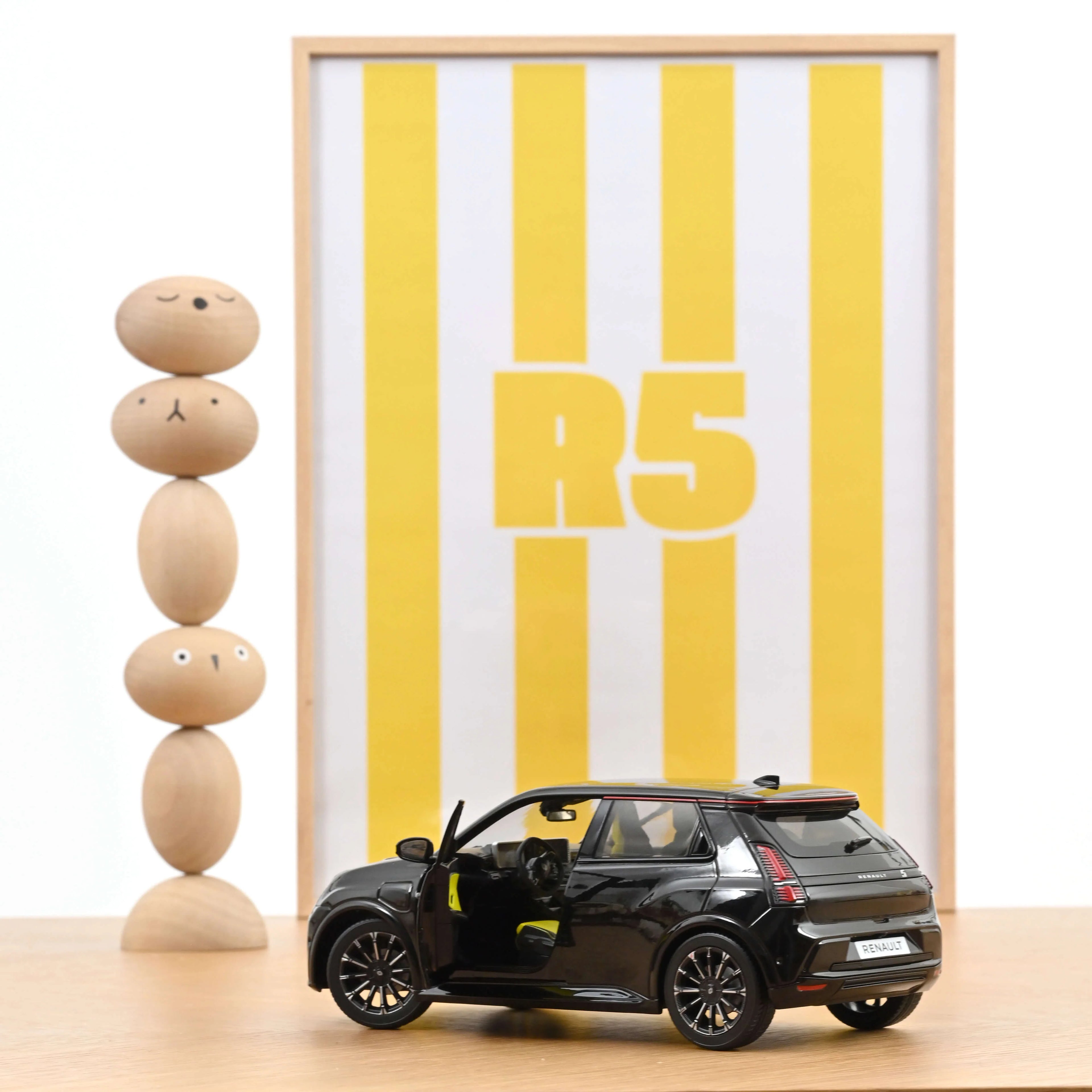 Renault 5 E-Tech Electric 2024 Diamond Black 1:18 - 300pcs