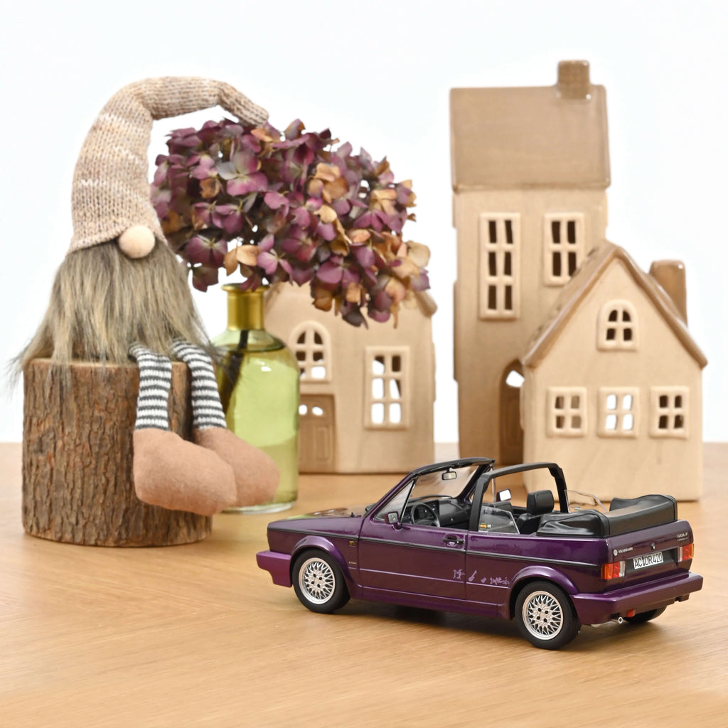 VW Golf Cabriolet 1992 Purple metallic 1:18 - 500pcs