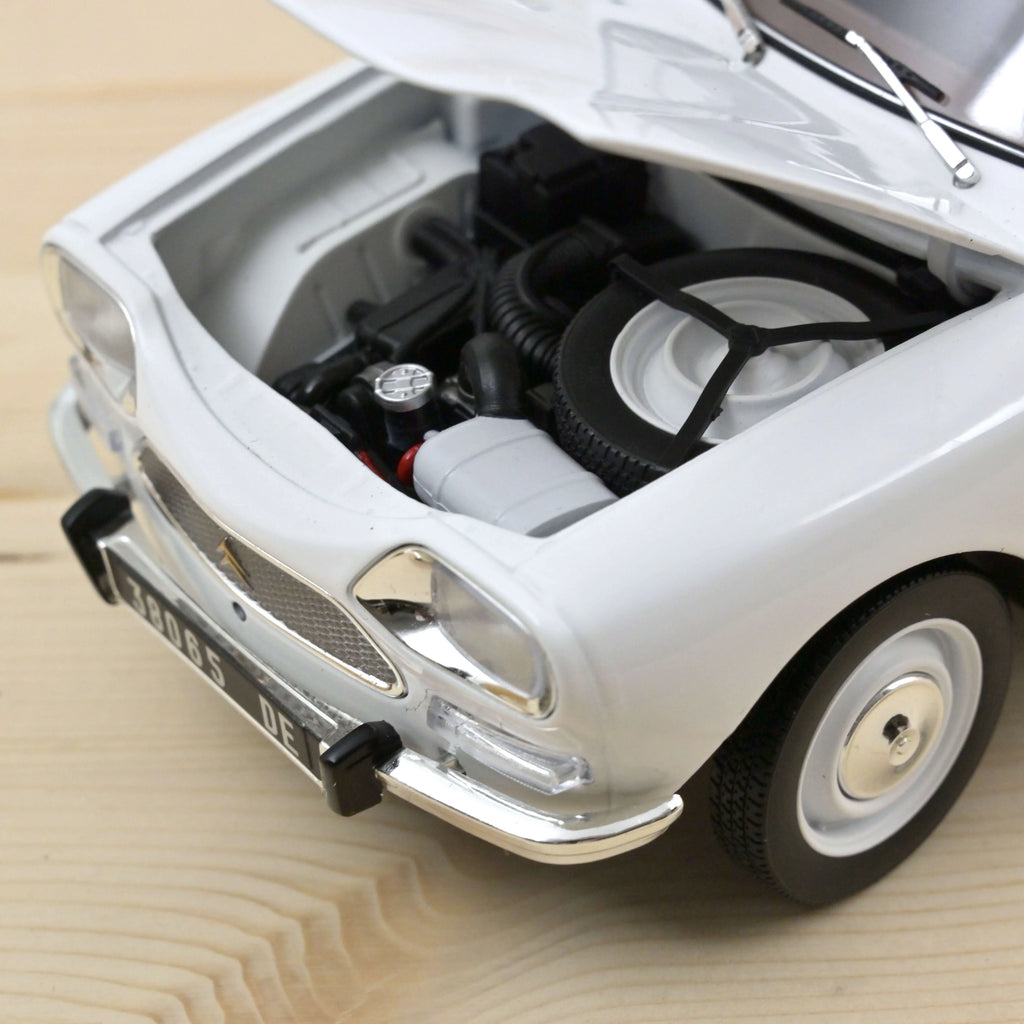 Citroën Ami 8 Break 1975 Gendarmerie 1:18 - 200 Stück