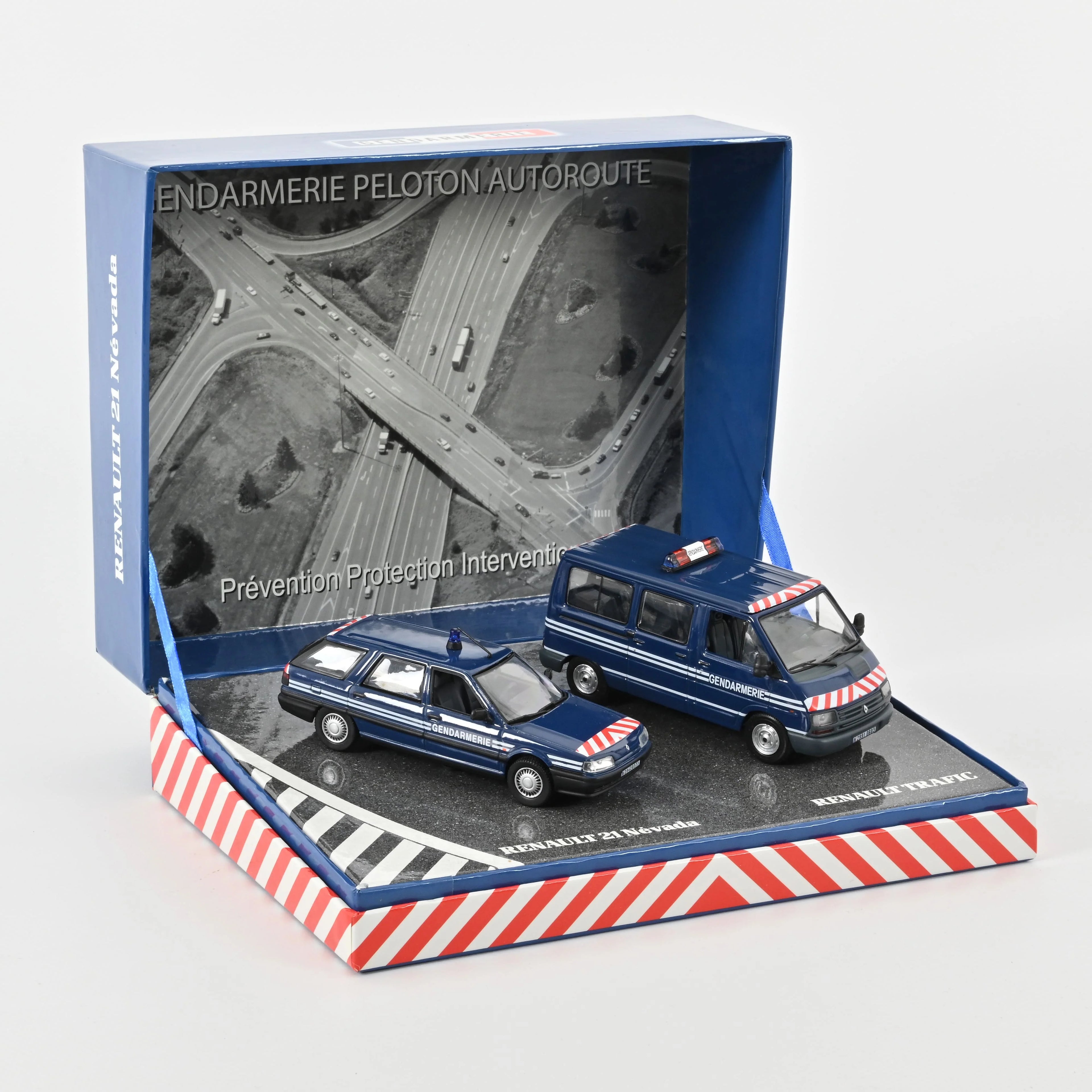 Coffret Gendarmerie Autoroute (Renault Trafic & R21) 1:43