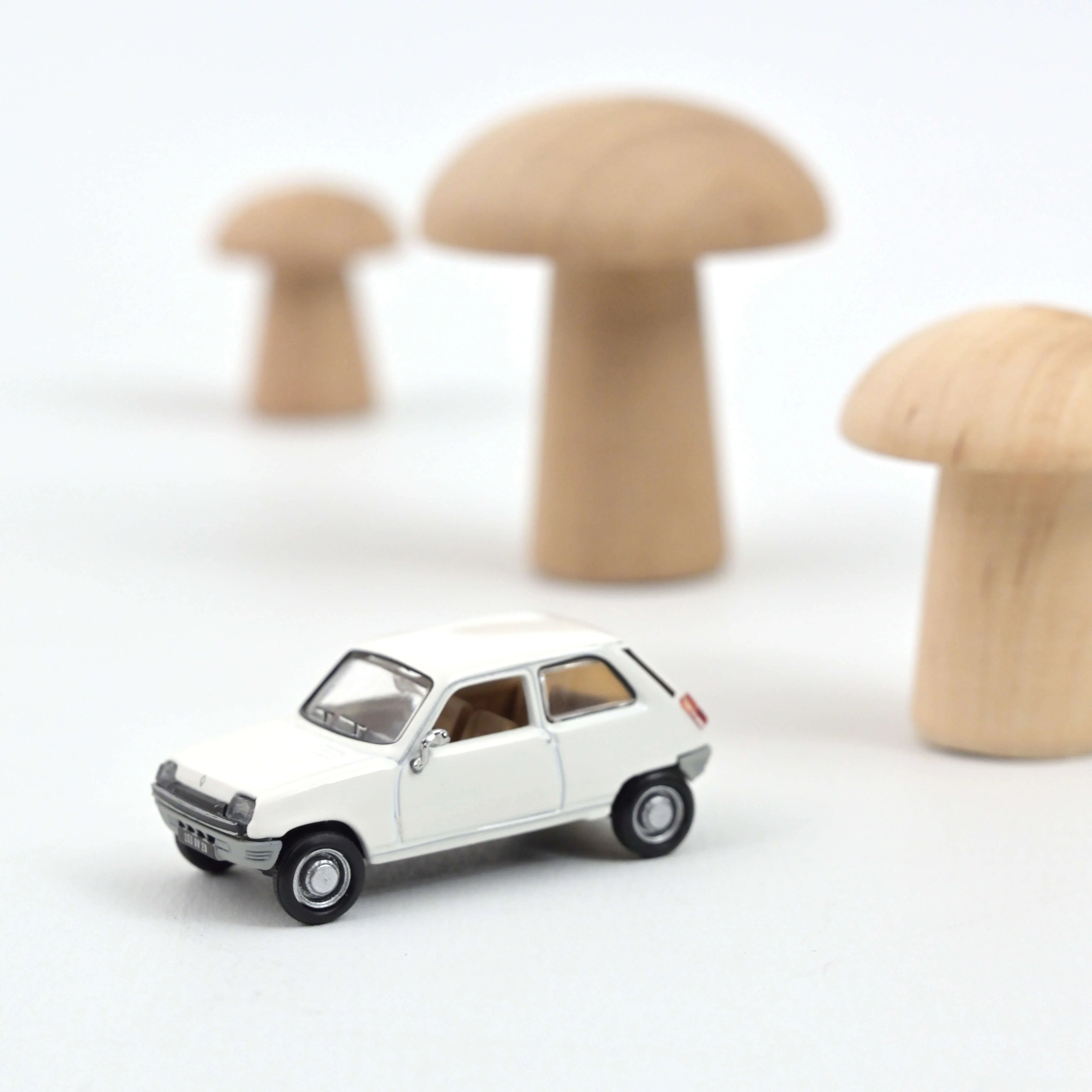 Renault 5 1972 White 1:87