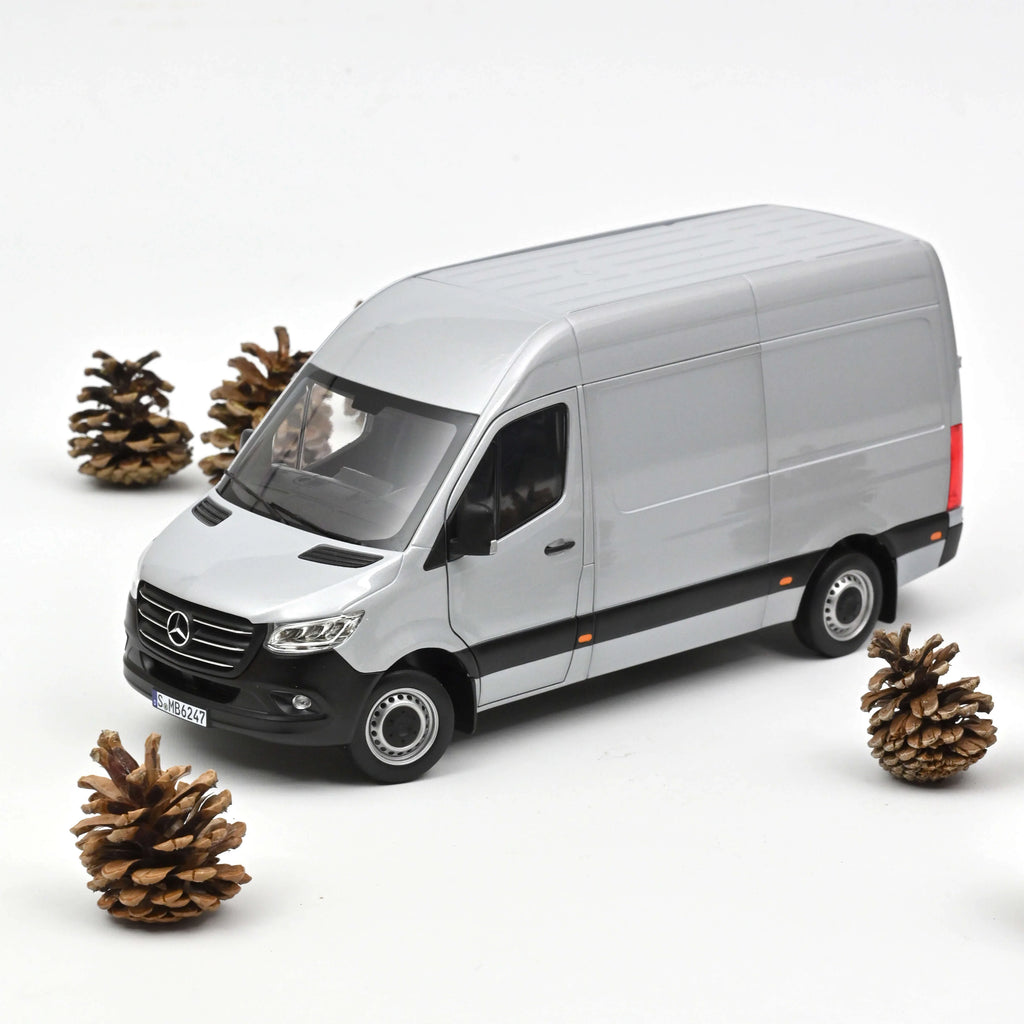Mercedes-Benz Sprinter 2018 Silver 1:18