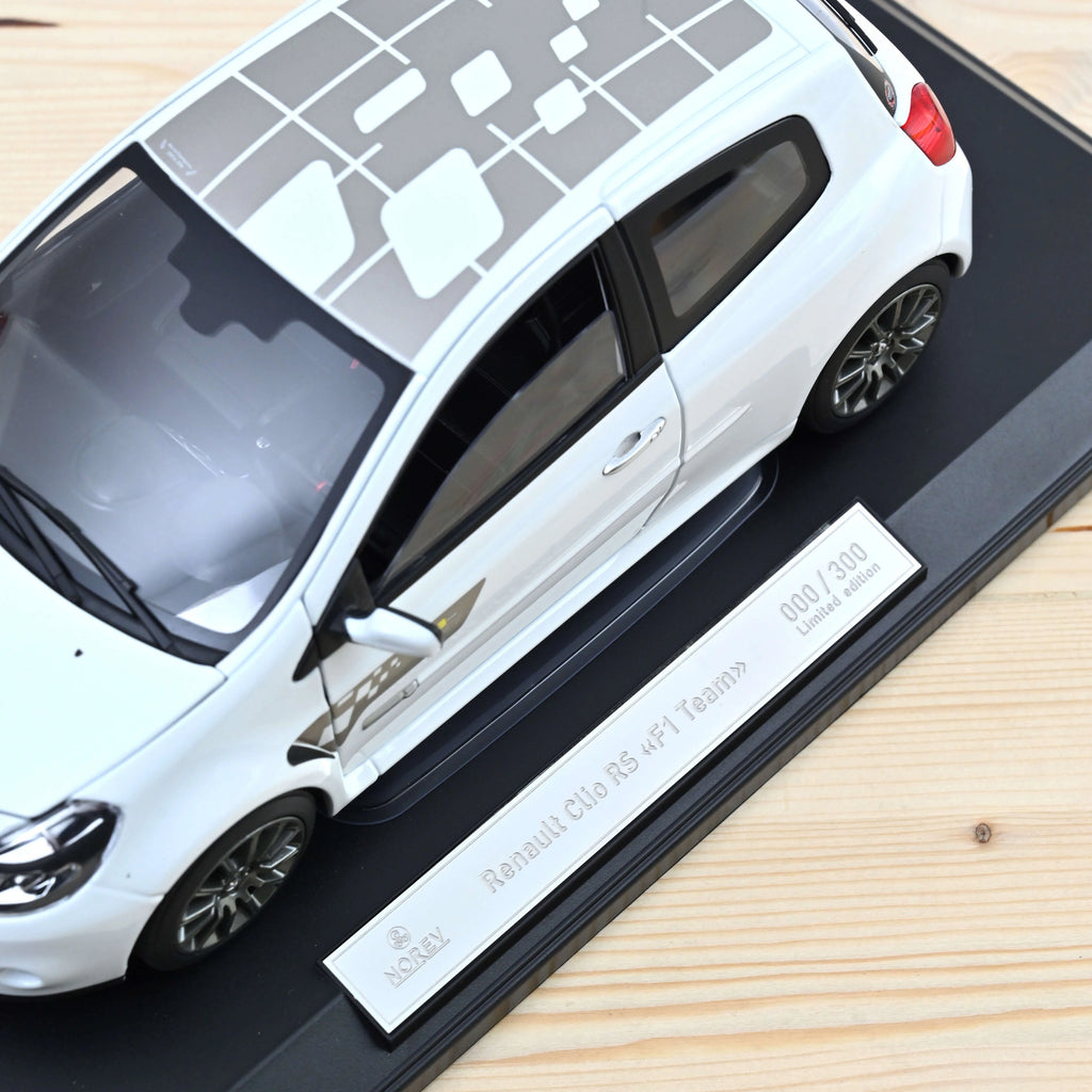 Renault Clio RS F1 Team 2007 Glacier White 1:18 - 300pcs