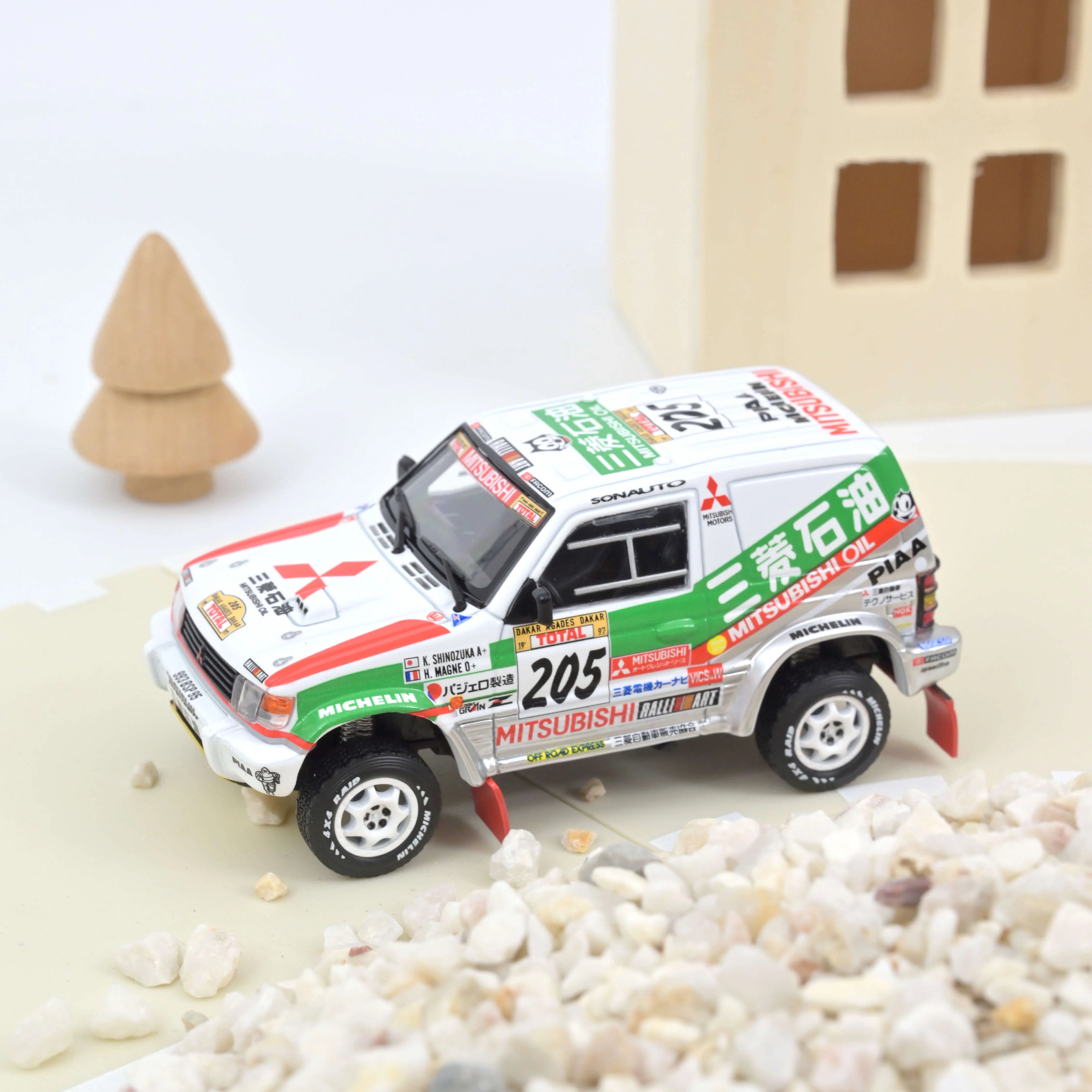 Mitsubishi Pajero 1997 Rallye Dakar Sieger 205 K.Shinozuka 1:43