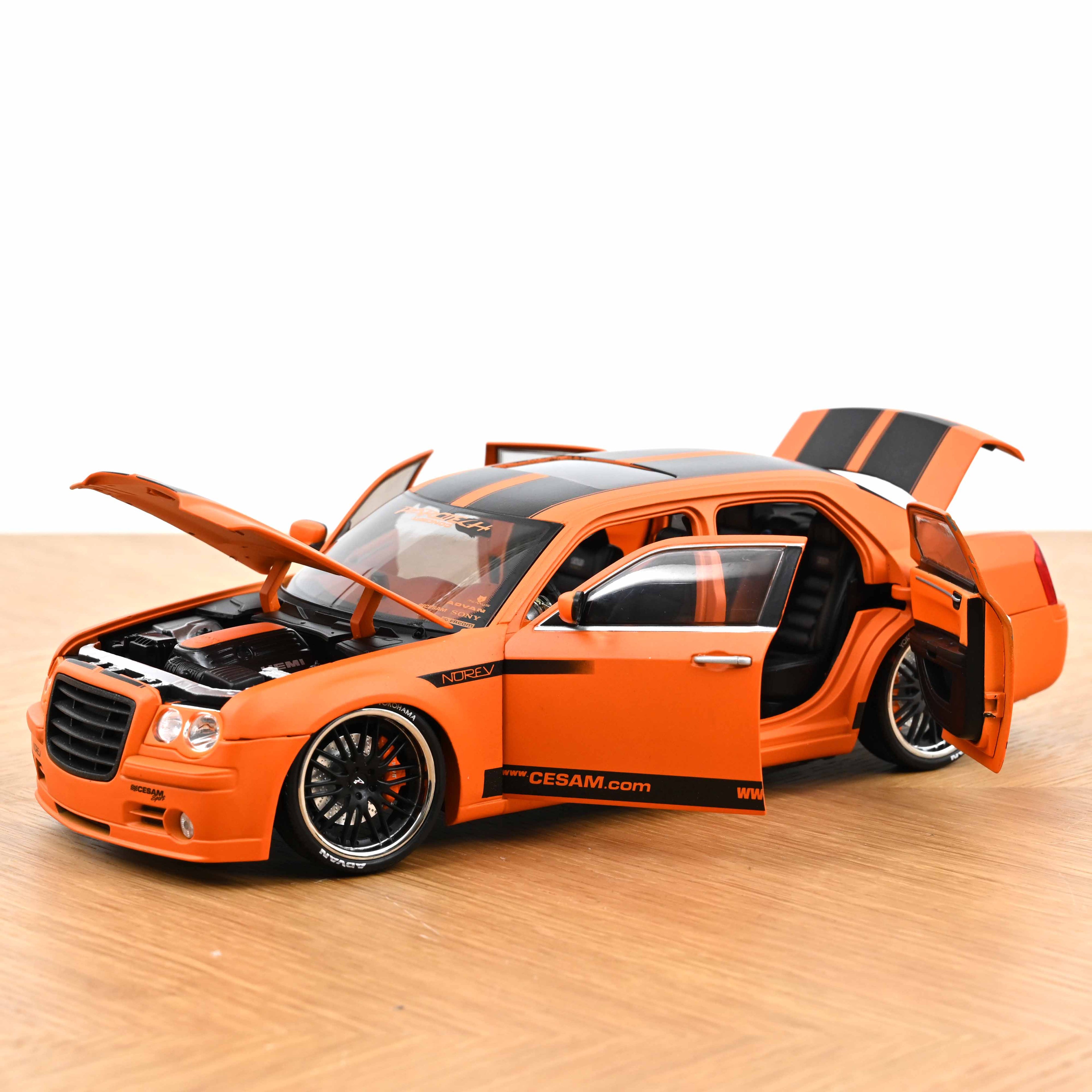 Chrysler 300C Norev by Parotech+Jet Ski Parotech Orange/Black 1:18