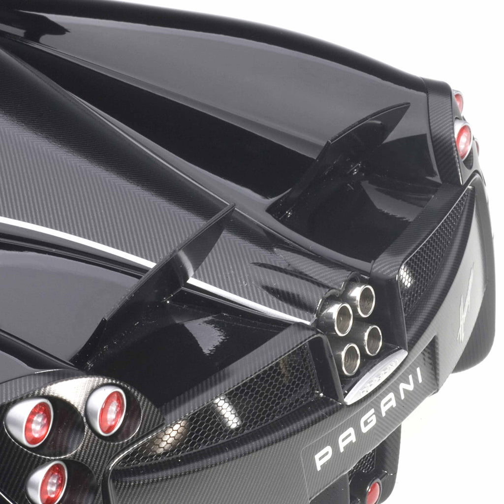 Pagani Huayra Black 1:12