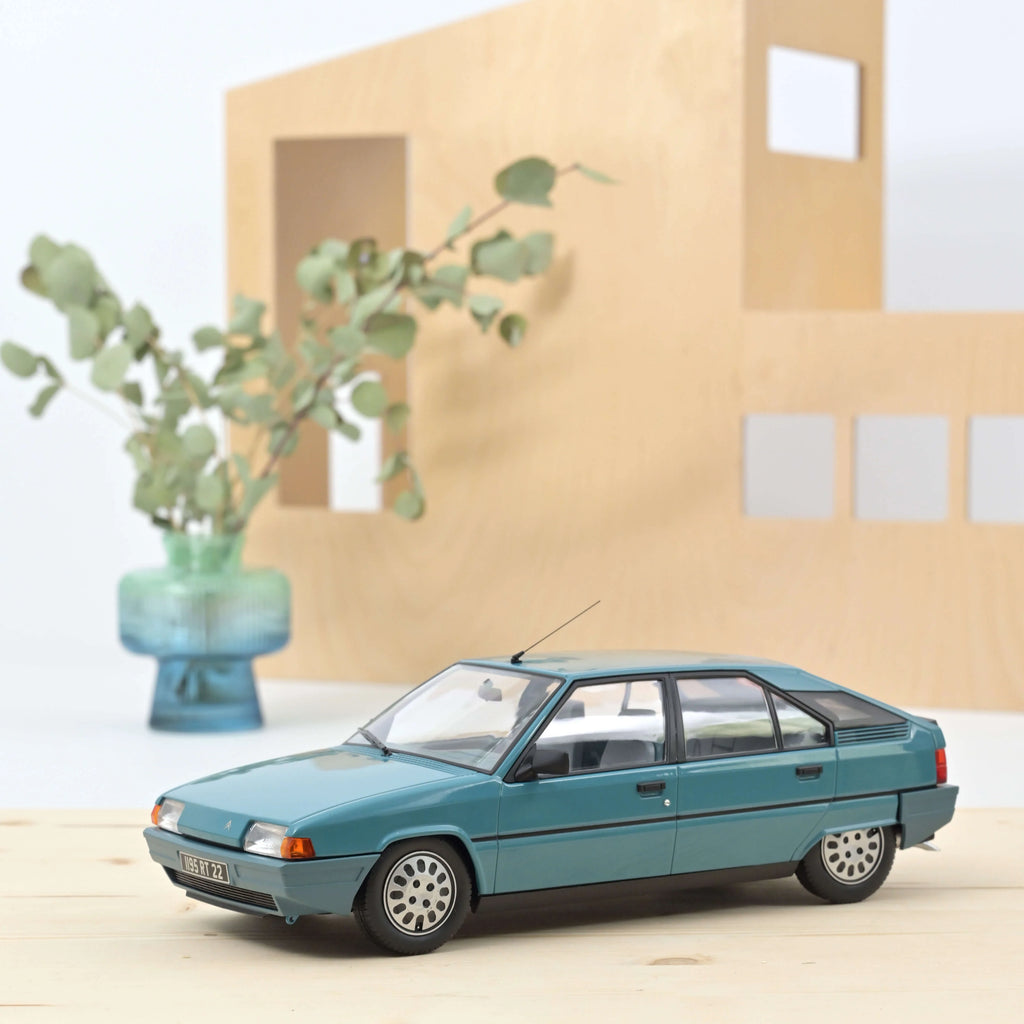 Citroën BX 16 TRS 1983 Bleu Lagune 1:18 - 300 ex.