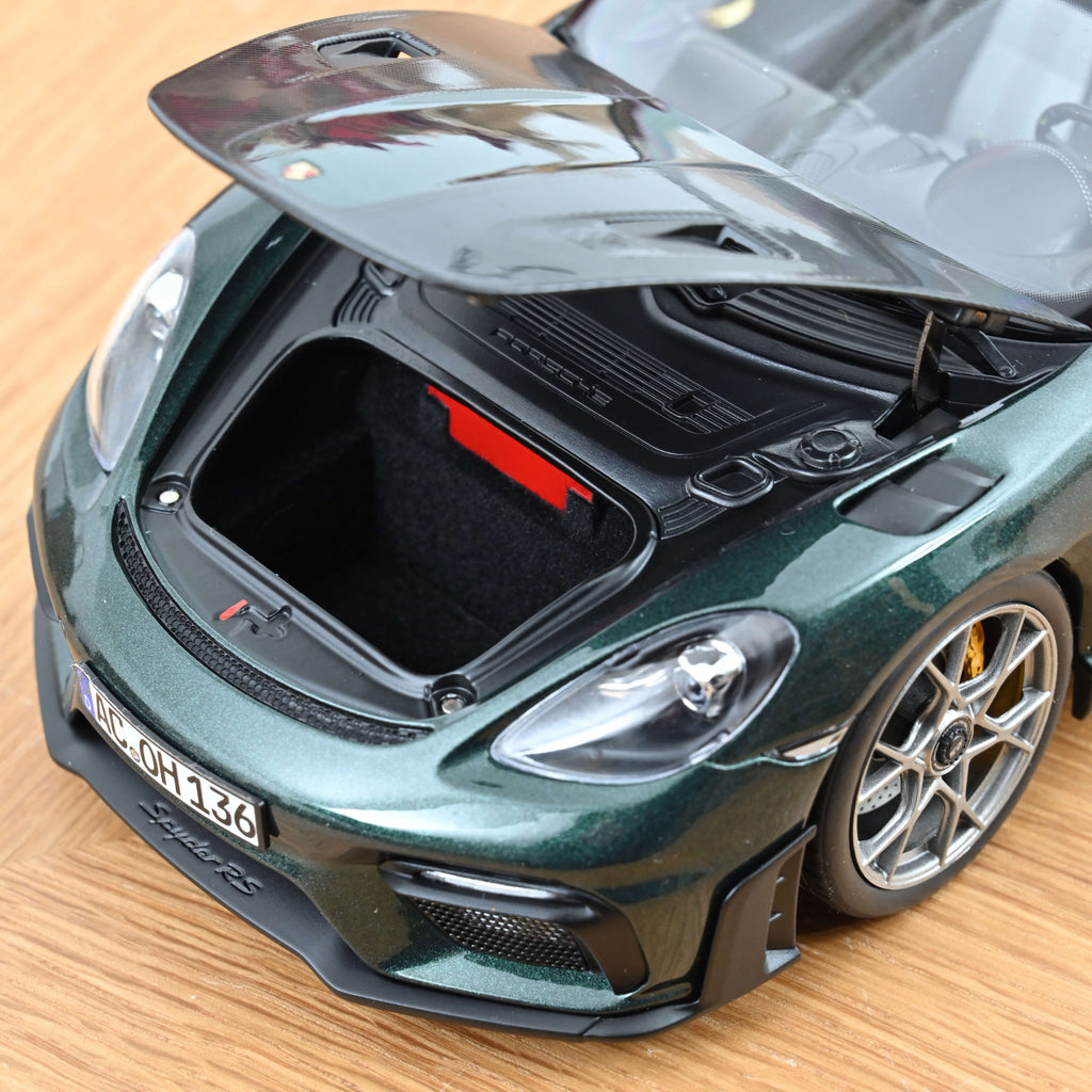 Porsche 718 Spyder RS w/ Weissach Pack 2023 Forest Green 1:18