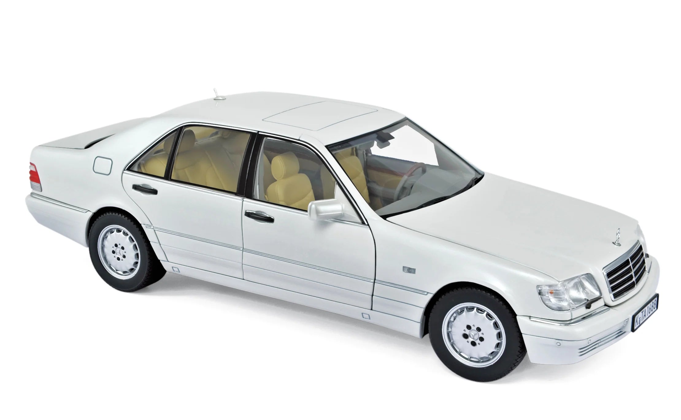 Mercedes-Benz S320 1997 White metallic 1:18