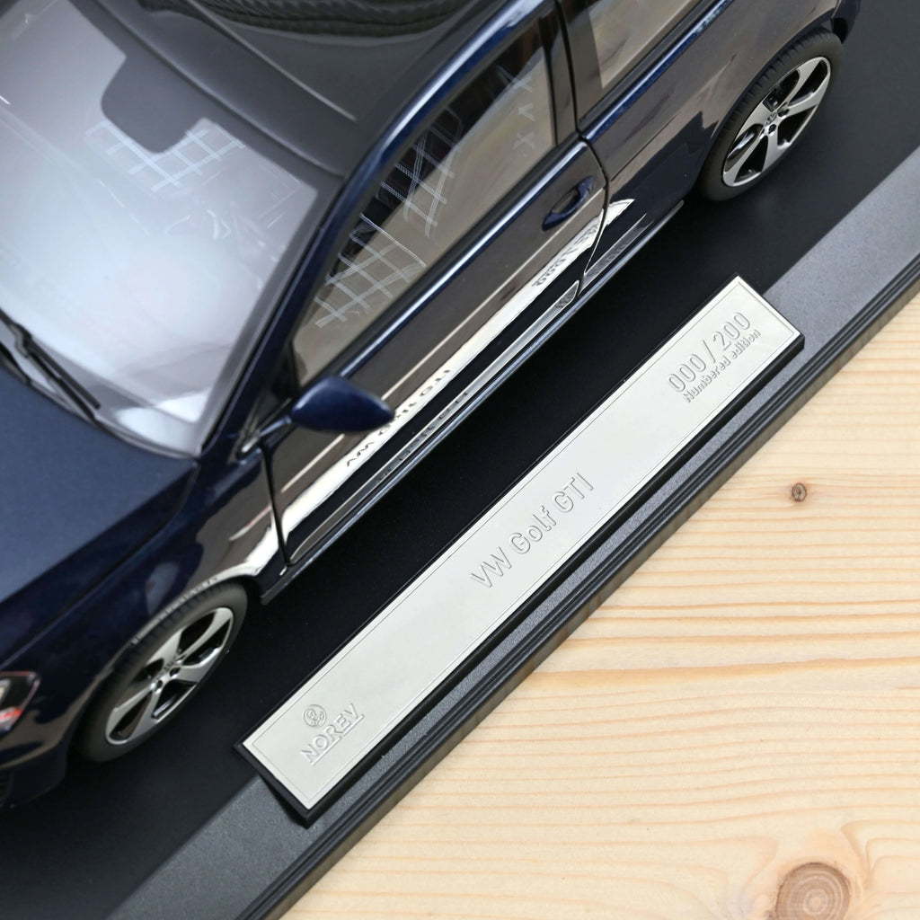 VW Golf GTI 2013 Night Blue metallic 1:18 - 200pcs