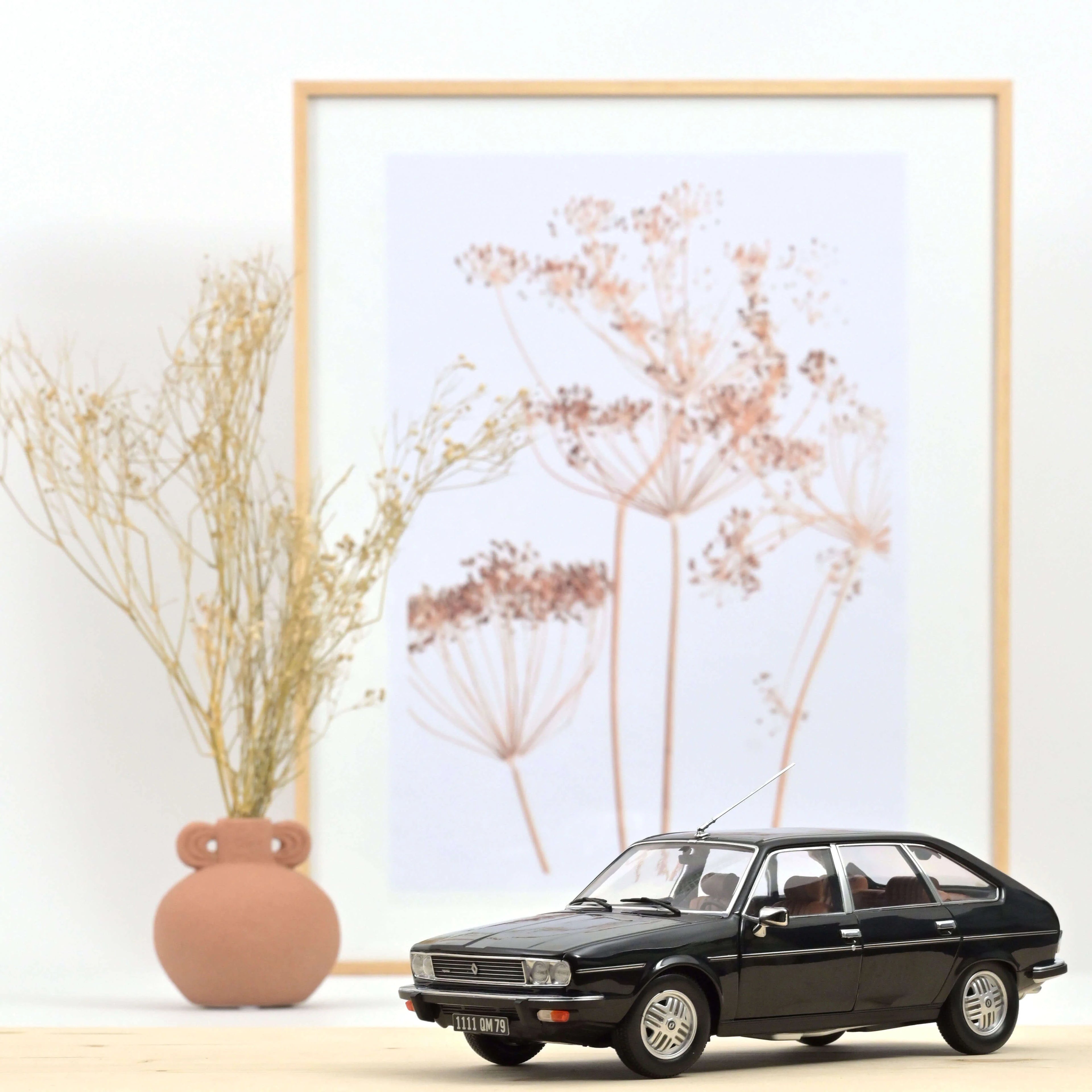Renault 30 TX 1979 Black 1:18 - 200pcs