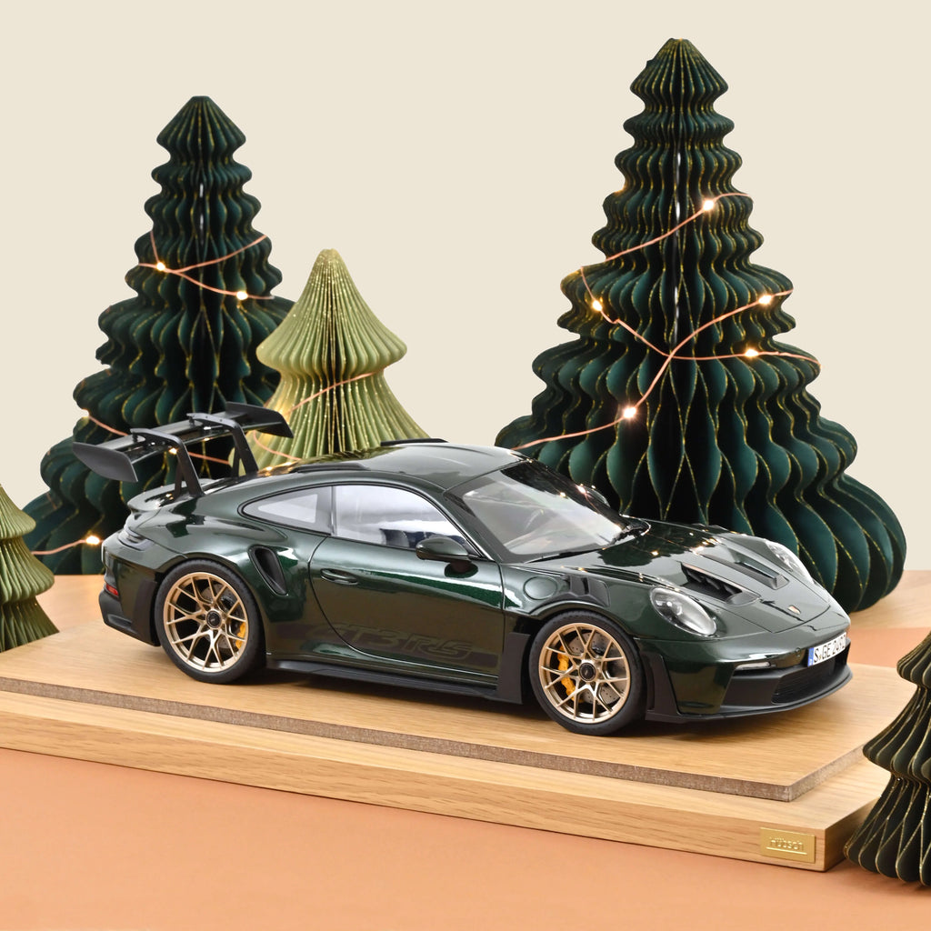 Porsche 911 GT3 RS 2022 Jetgreen metallic and Black 1:12