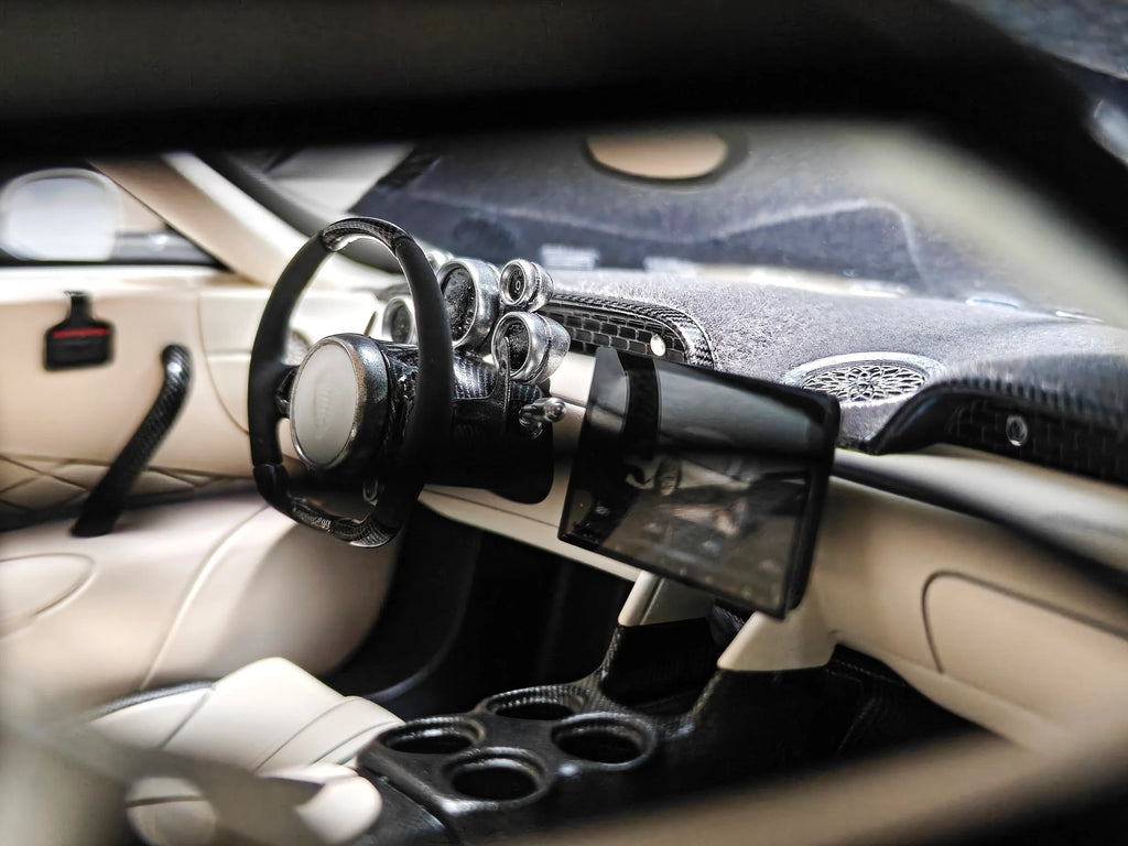 Pre-order FrontiArt Koenigsegg Gemera Champagne - Limited 100 pcs