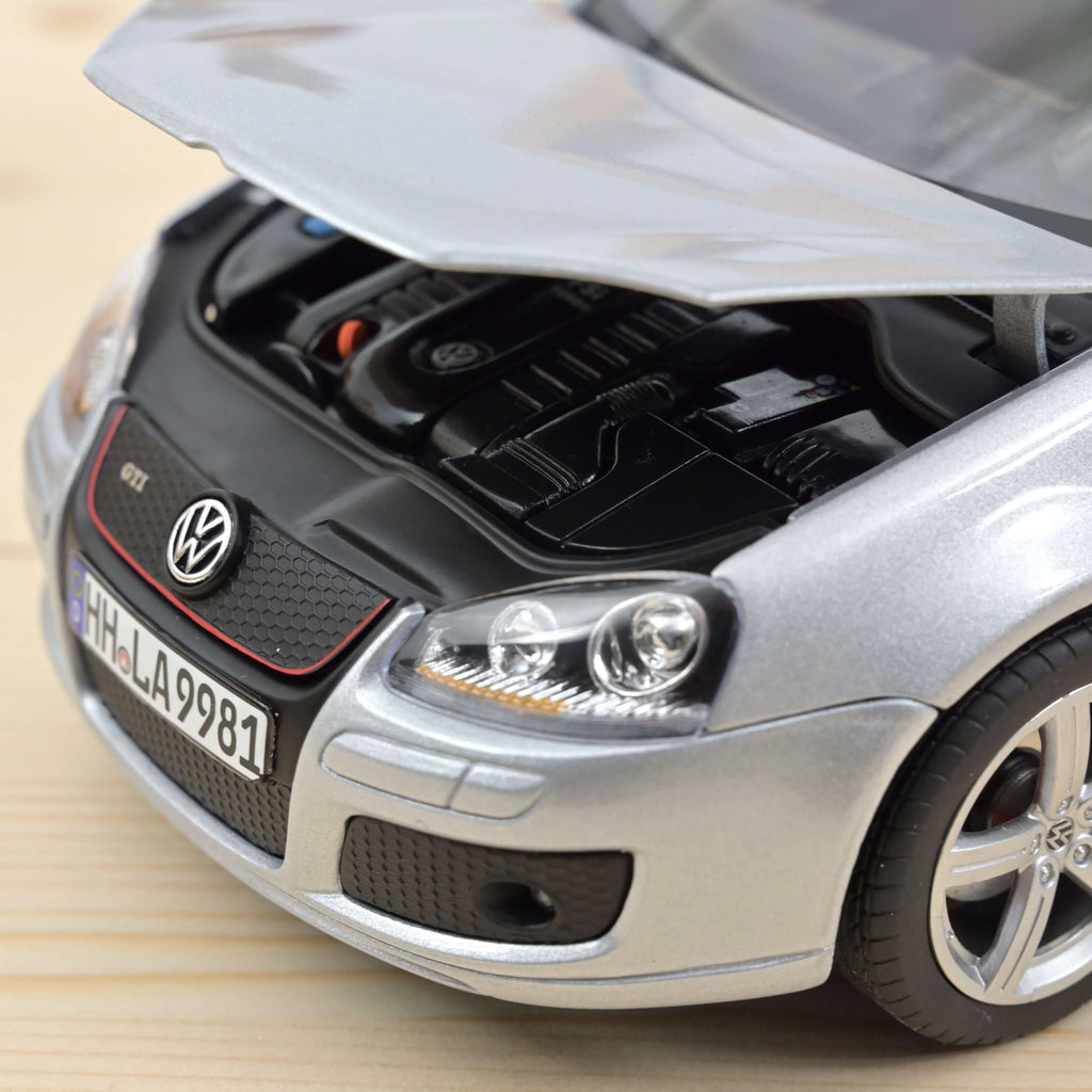 VW Golf GTI Pirelli 2007 Silver 1:18