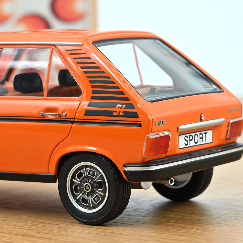 Peugeot 104 SL Sport 1979 Orange 1:18  - 104pcs