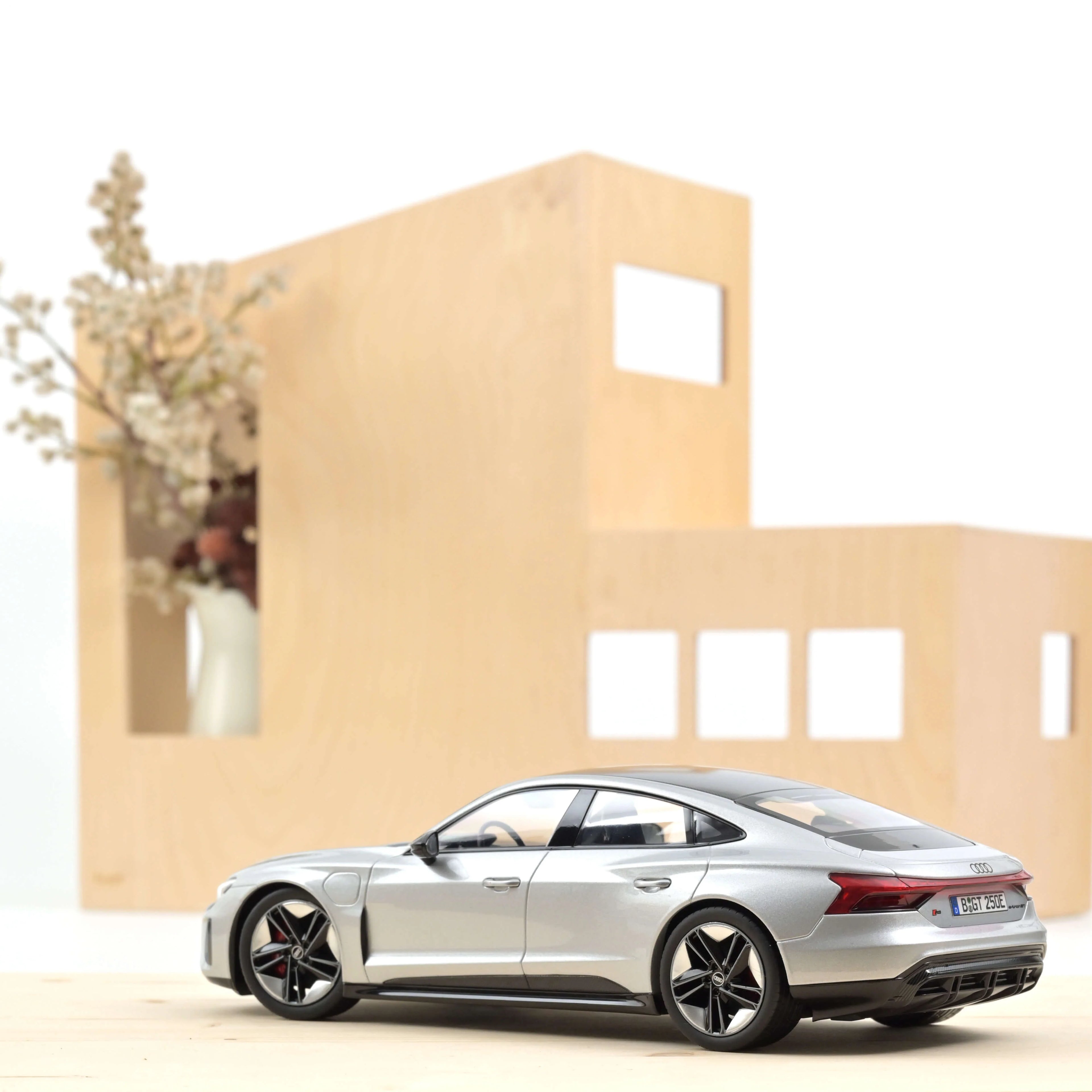 Audi RS e-tron GT 2021 Argent 1:18
