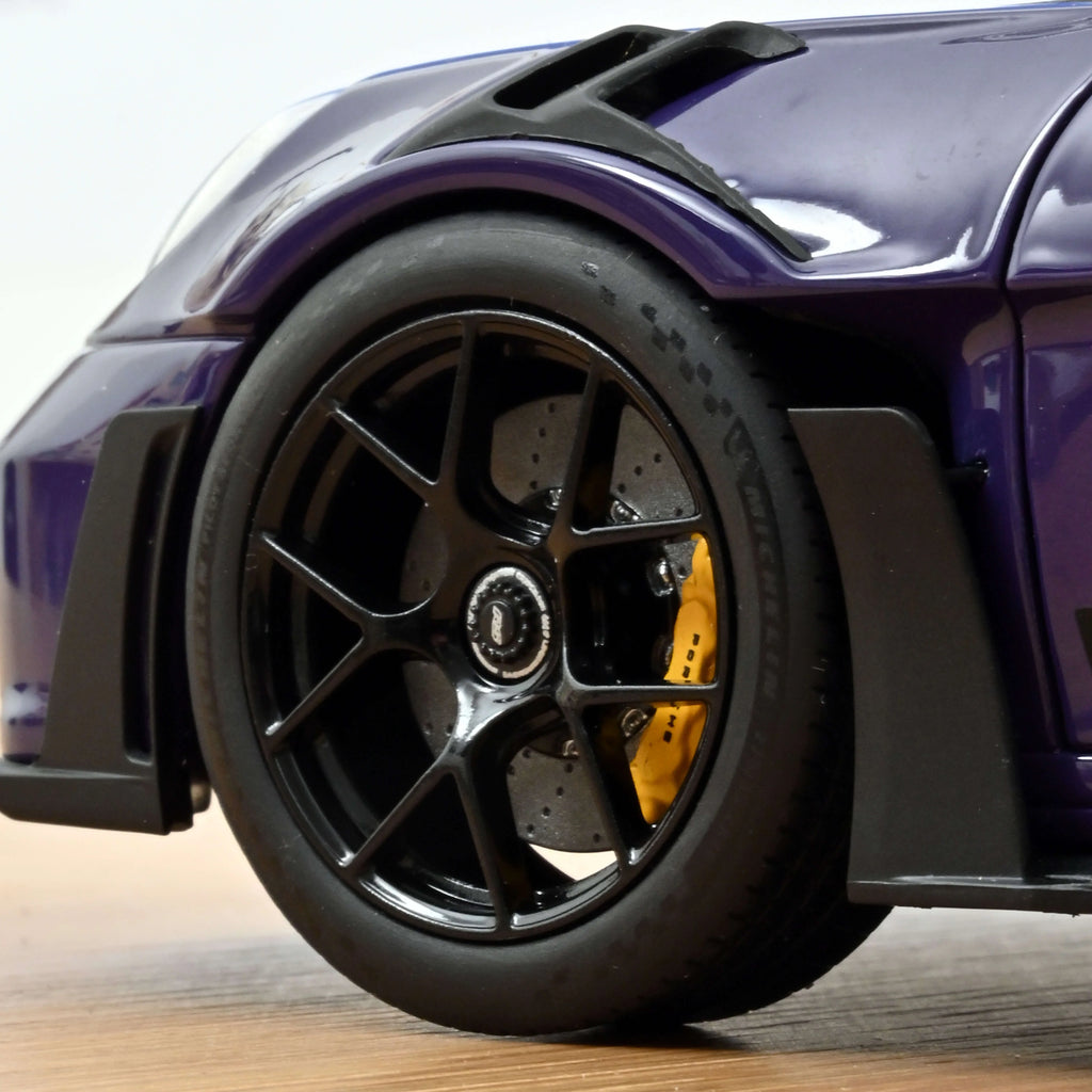 Porsche 911 GT3 RS Weissach pack 2022 Ultraviolet 1:18