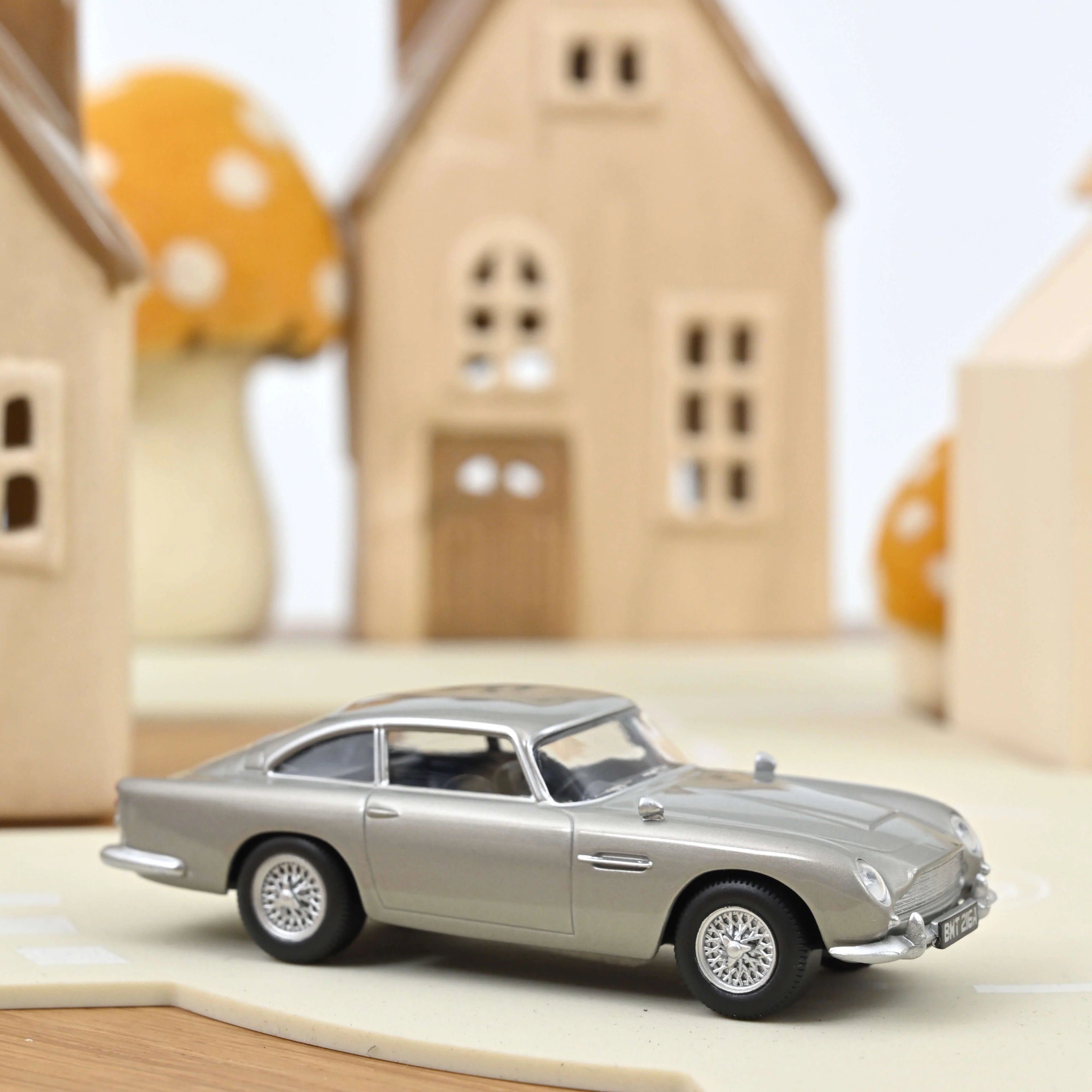 Aston Martin DB5 1963 Silver Birch Jet-Car 1:43