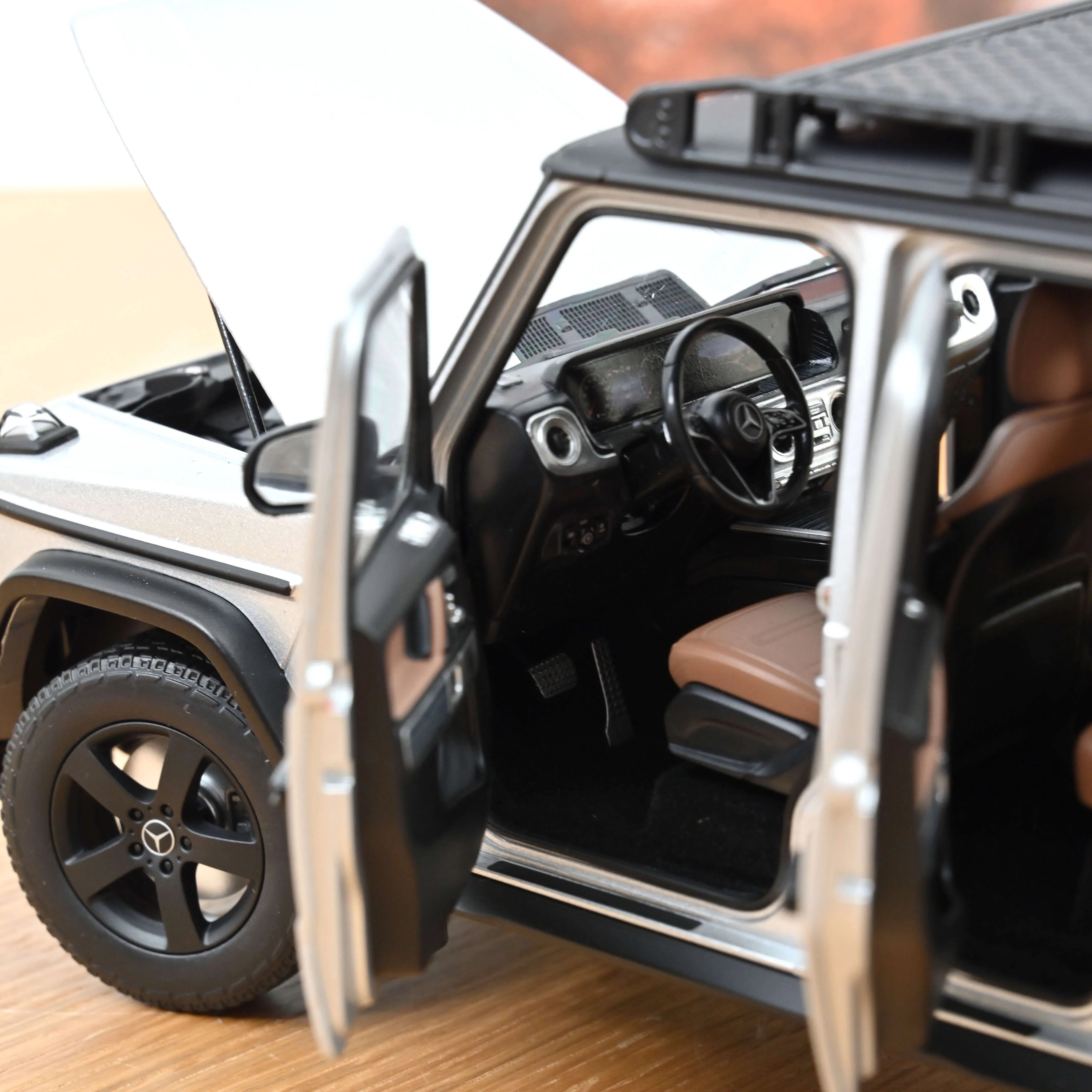 Mercedes-Benz G-Class 2024 Iridium Silver 1:18