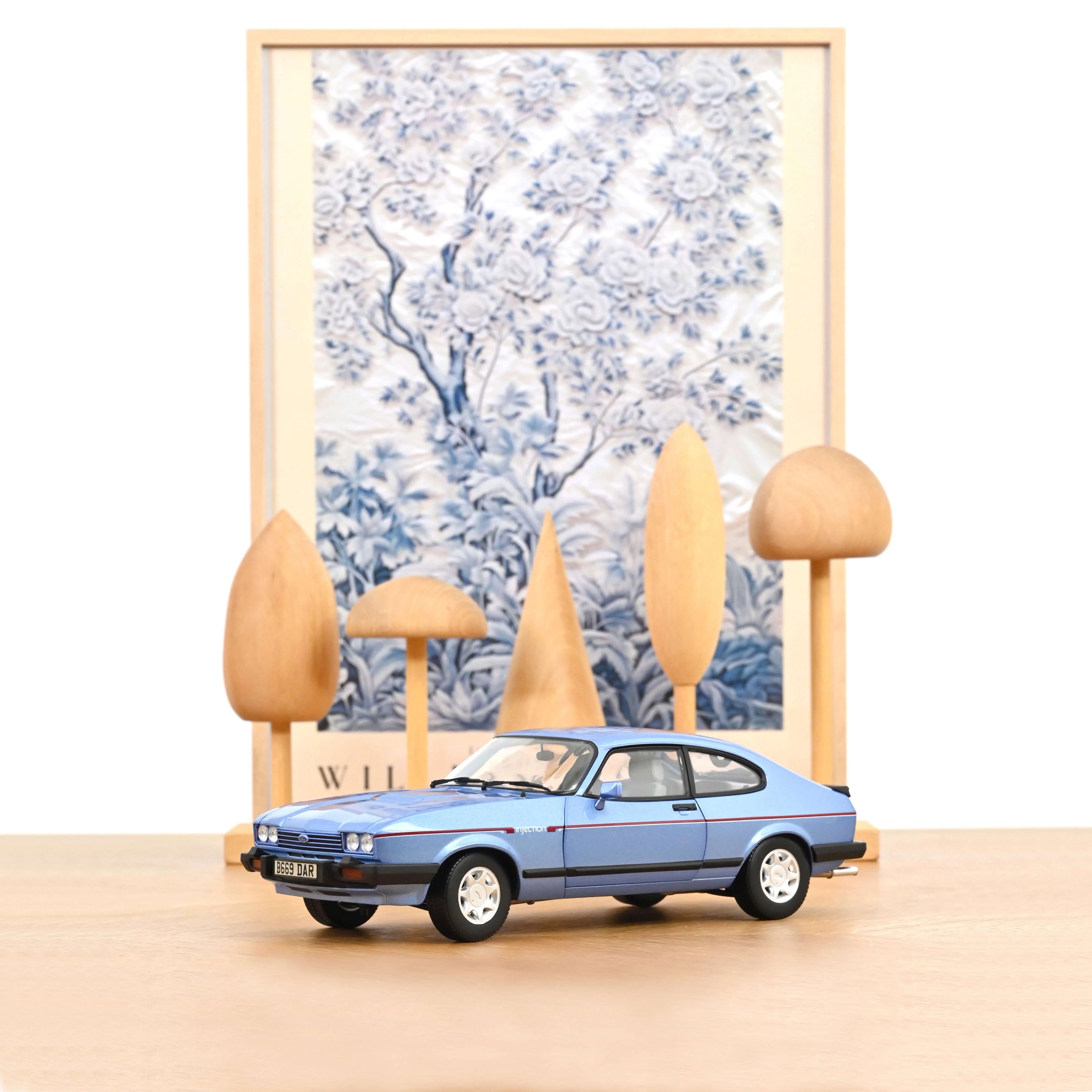 Ford Capri Mk.III 2.8 Injection Rechtslenker 1984 Paris Blue Metallic 1:18