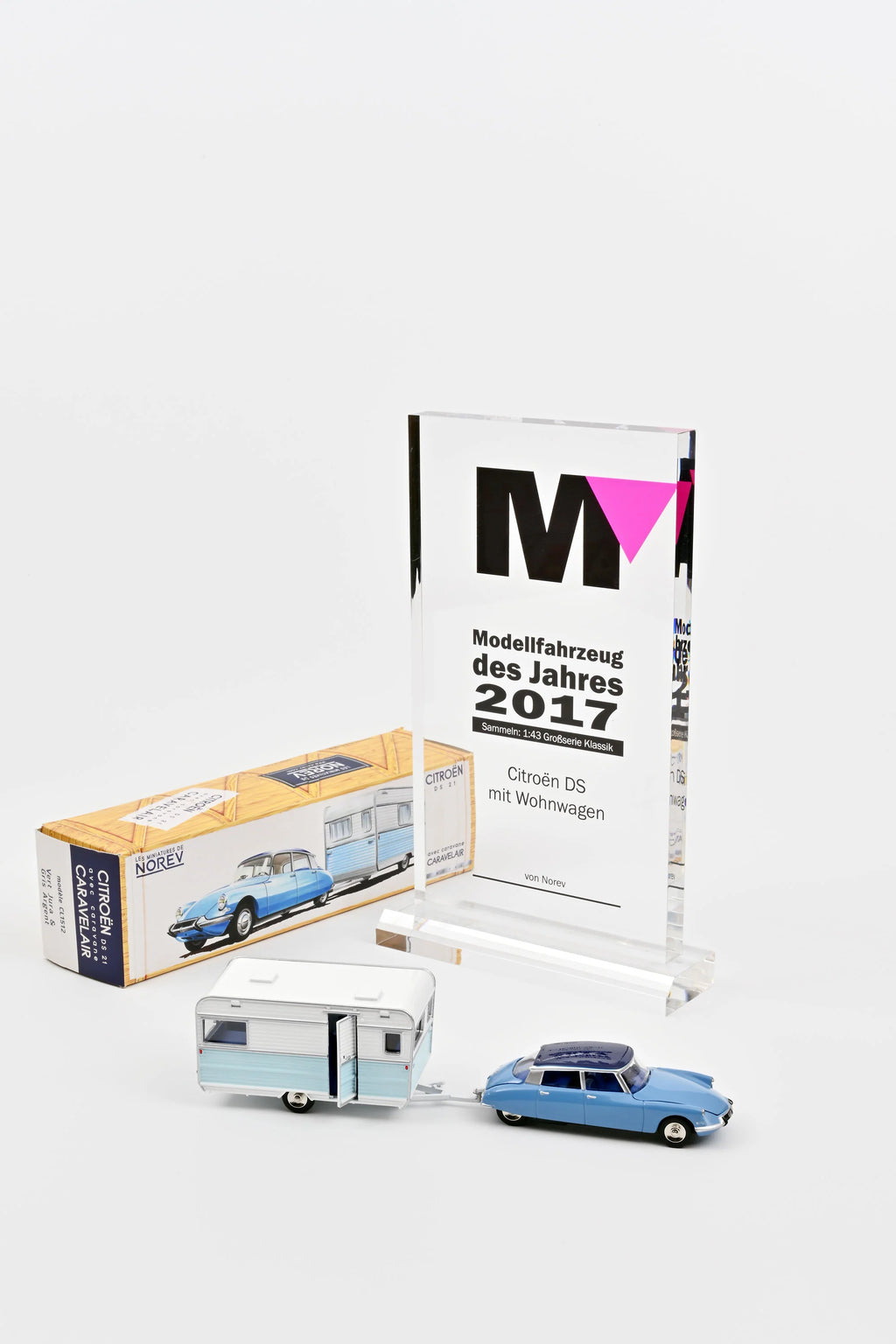 Citroën DS 21&Caravane Caravelair Blue Monte-Carlo&Blue d'Orient