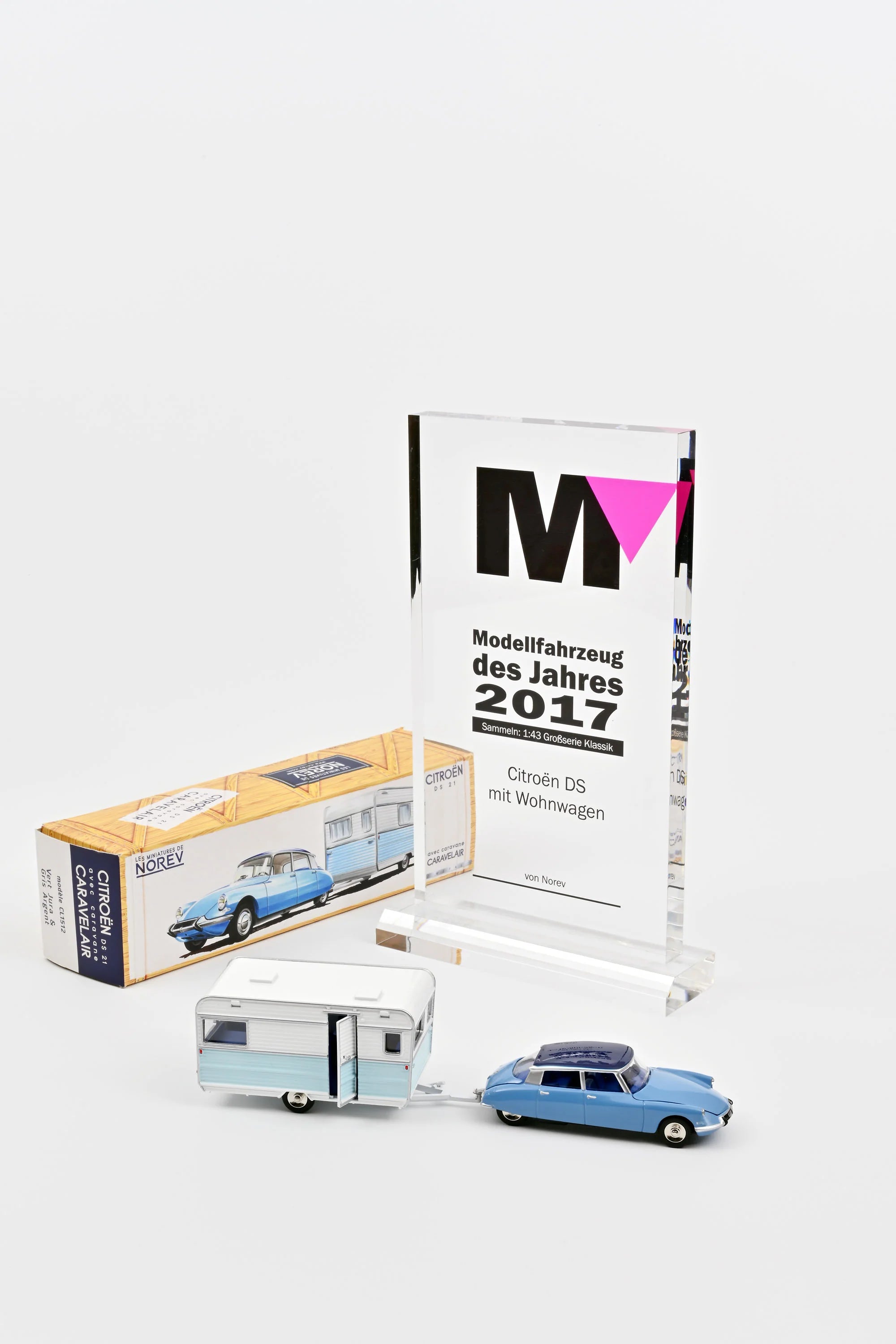 Citroën DS 21&Caravane Caravelair Blue Monte-Carlo&Blue d'Orient