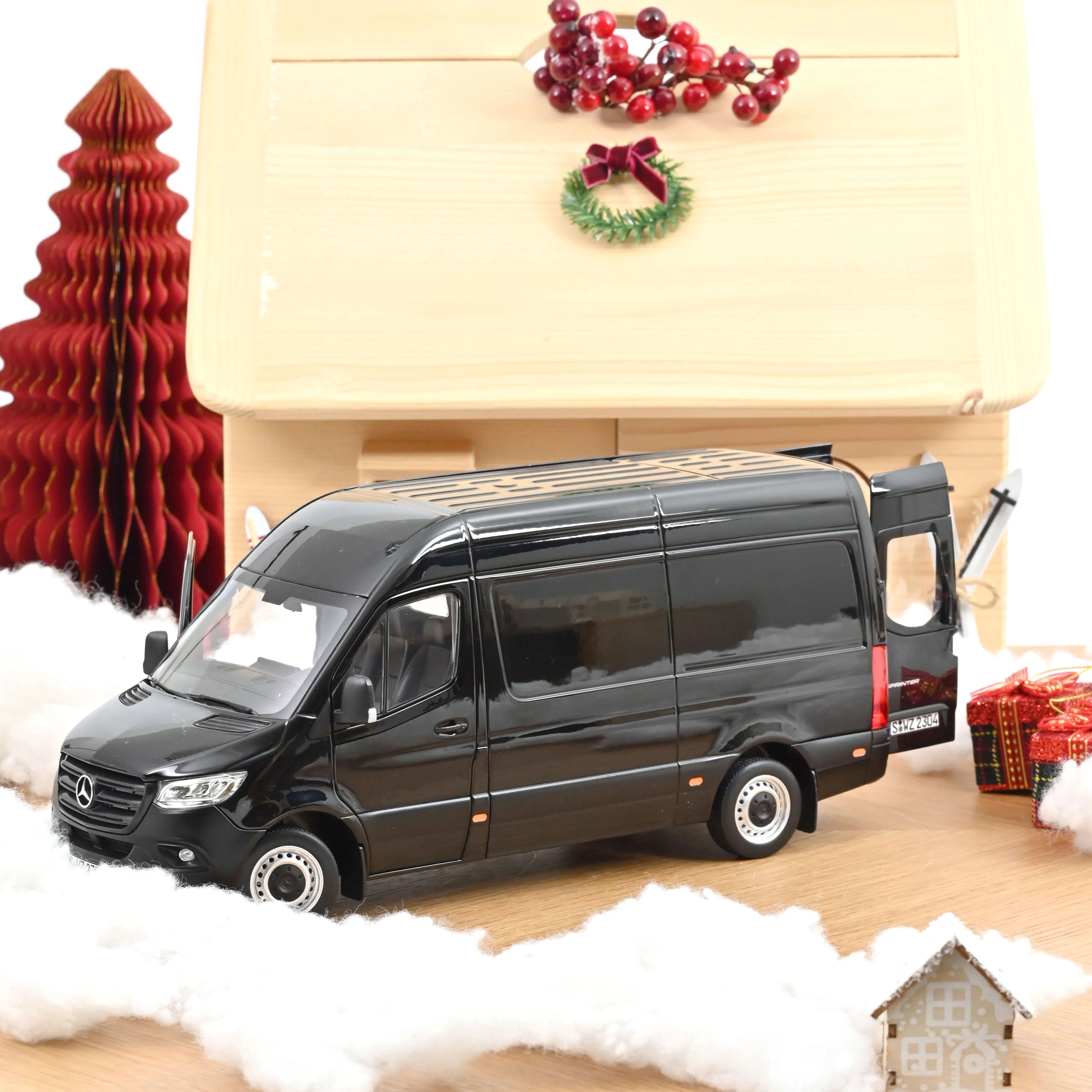 Mercedes-Benz Sprinter 2018 Black 1:18