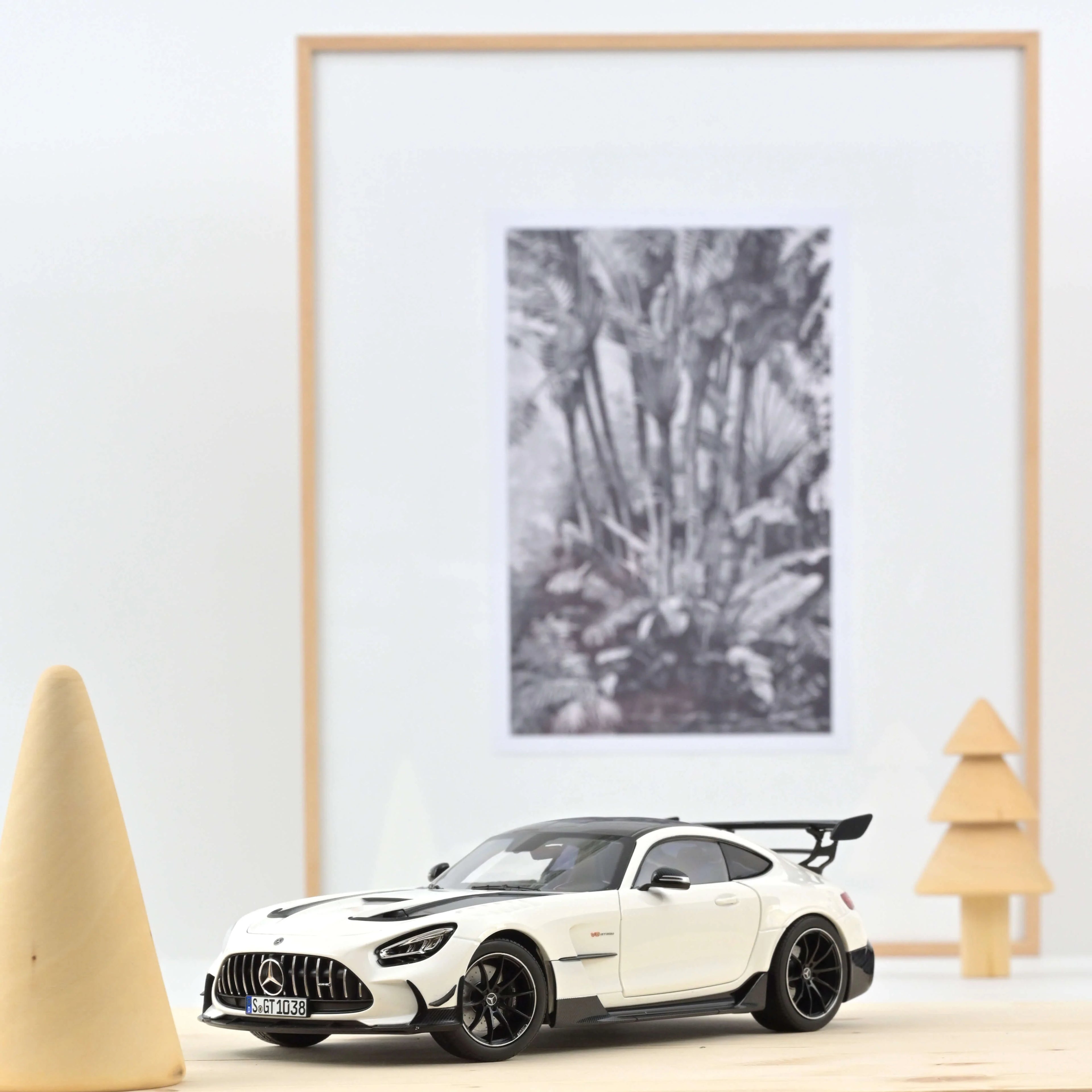 Mercedes-AMG GT Black Series 2021 White 1:18 - 300pcs