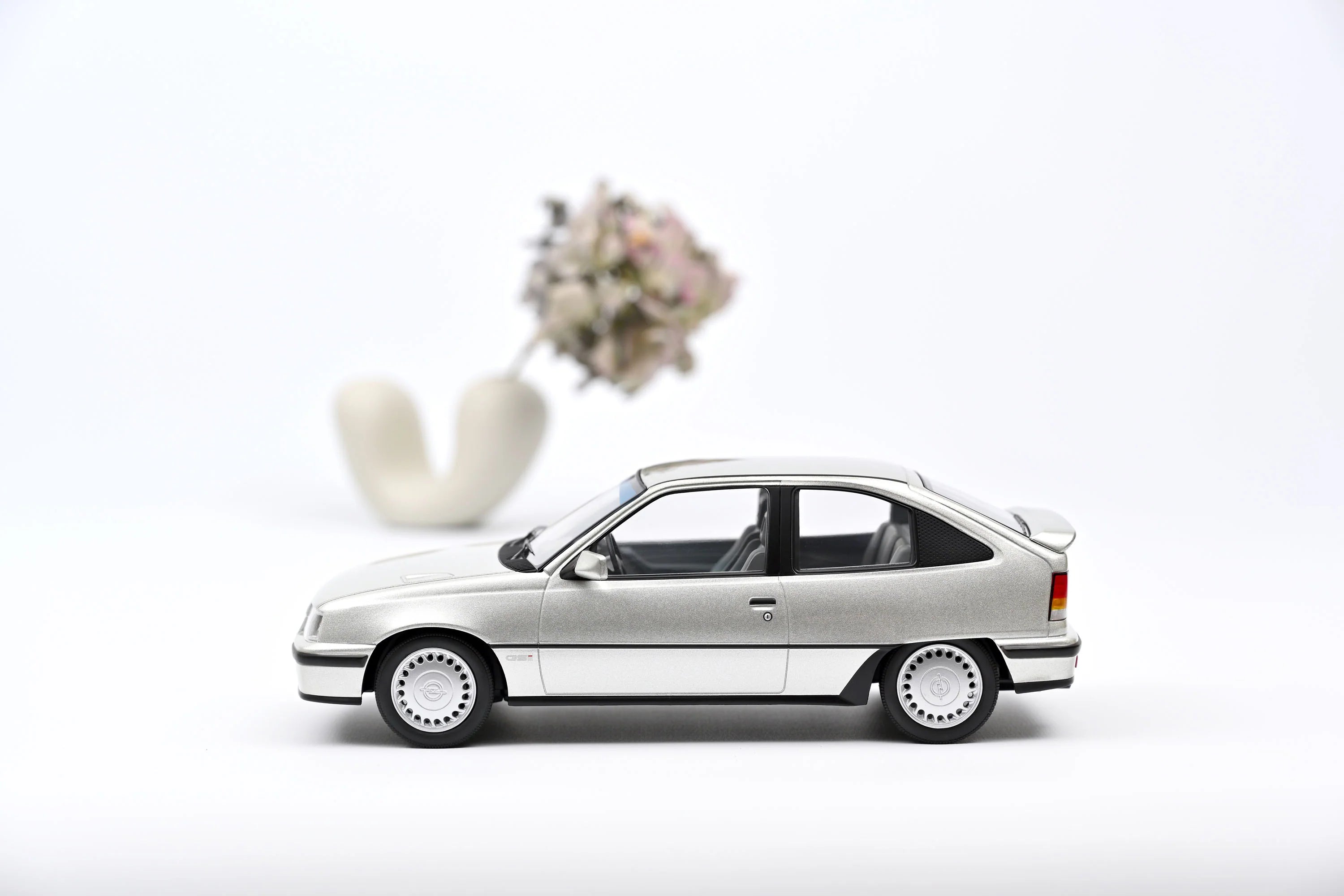 Opel Kadett GSI 1987 Silver 1:18