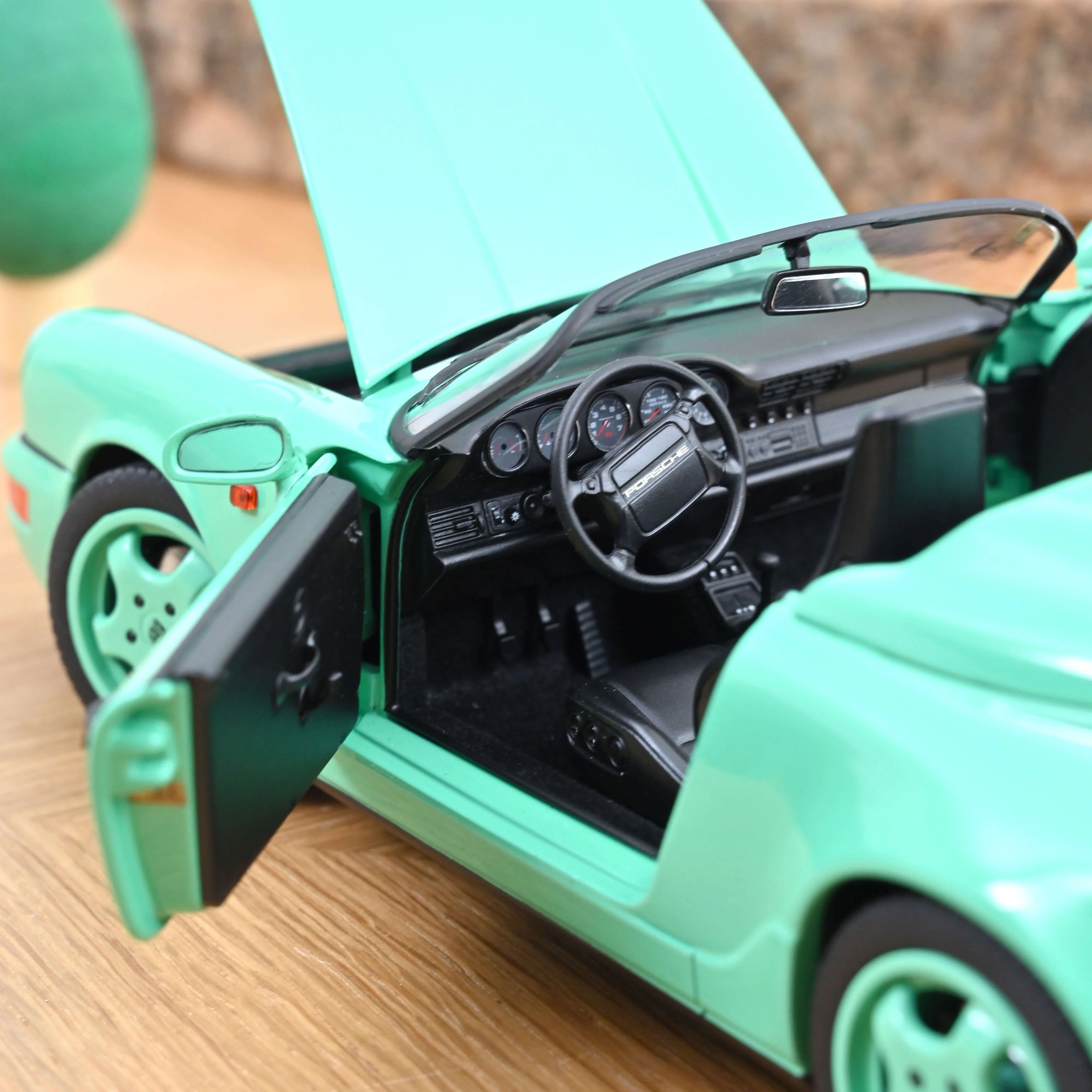 Porsche 911 Speedster 1994 Mint Green 1:18 - 200 pcs