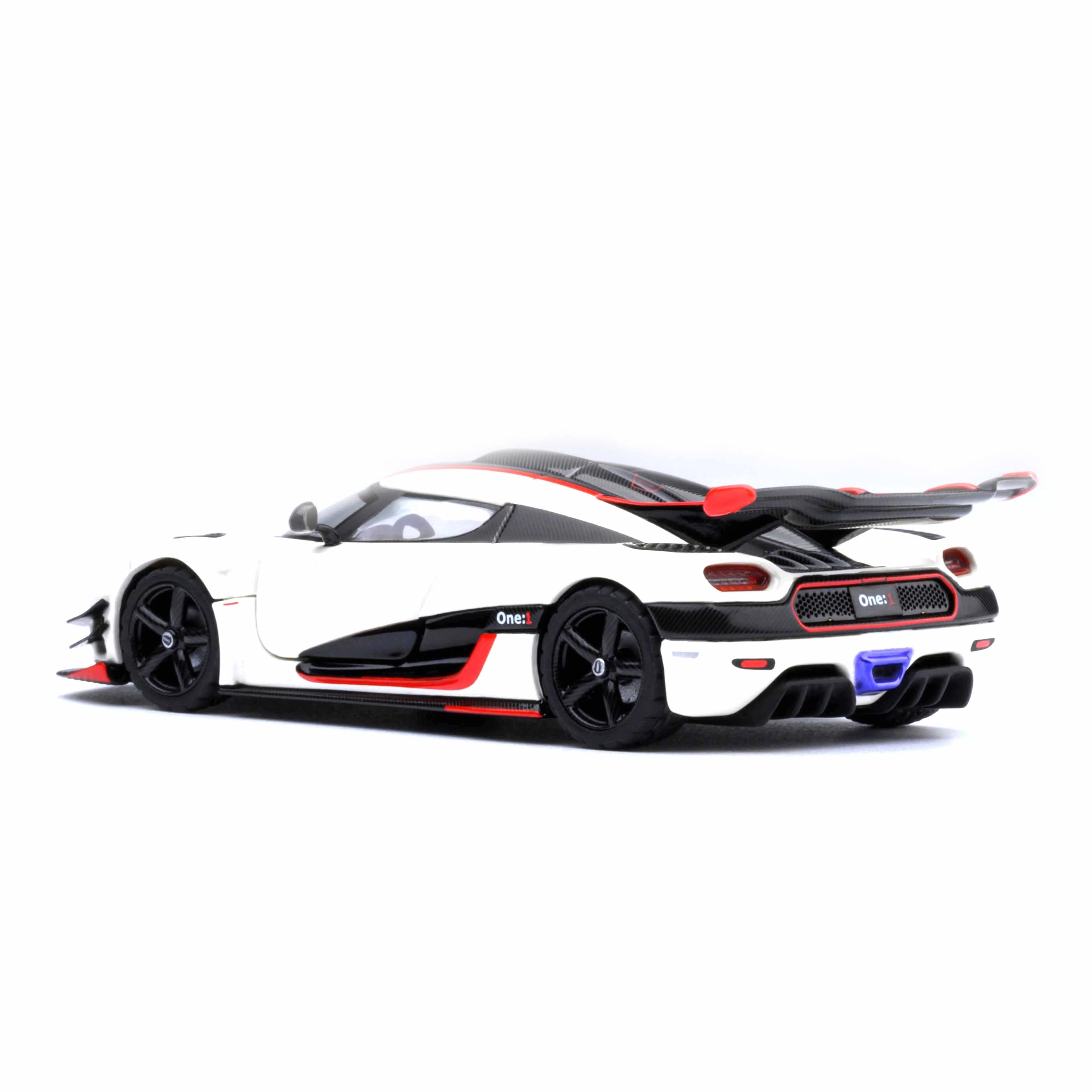 Koenigsegg One : 1 Blanc Galet/Noir Carbone/Accents rouges 1:64