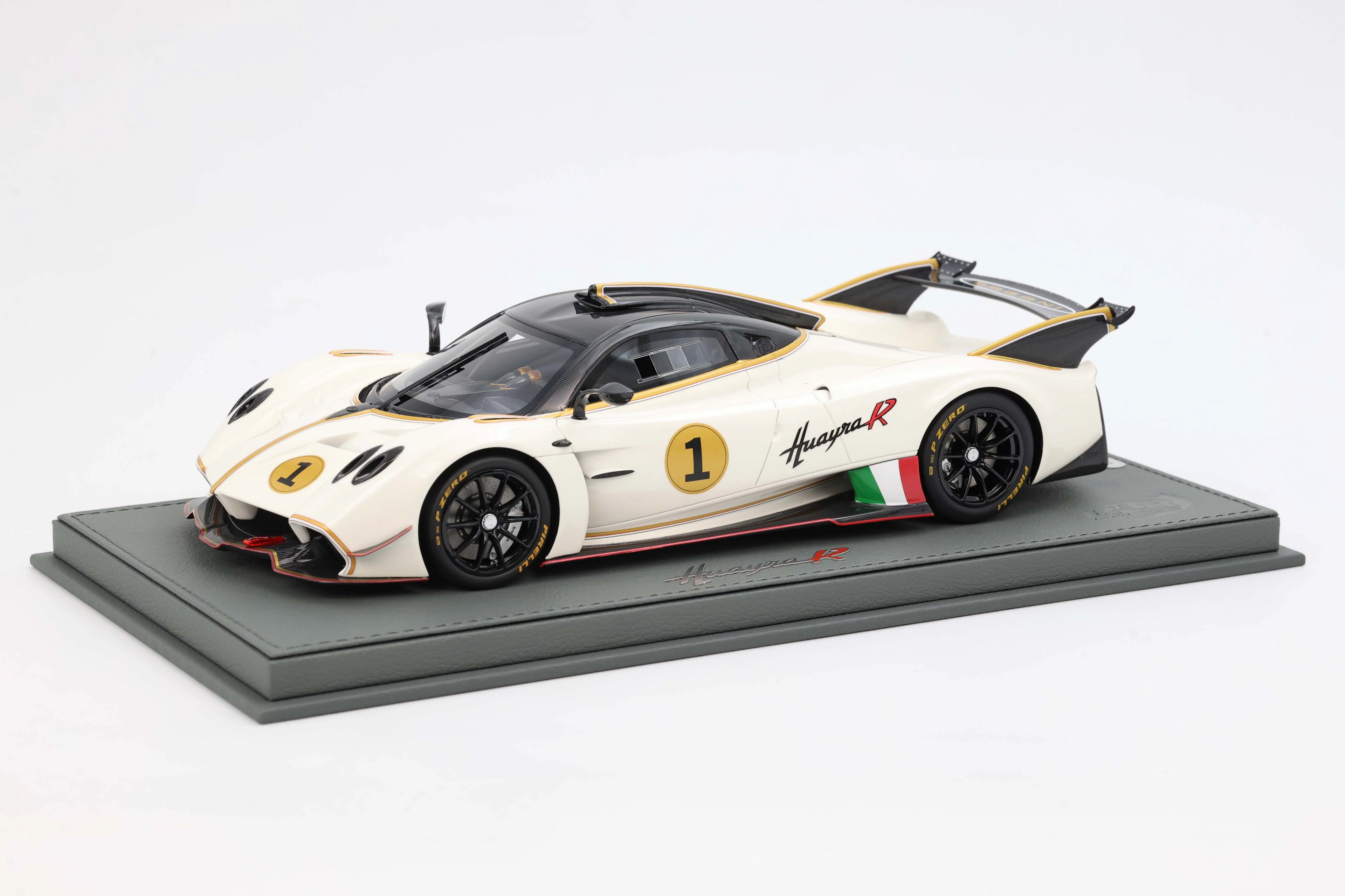 BBR Pagani Huayra R White Benny and Gloss carbon roof - Limited 100 pcs