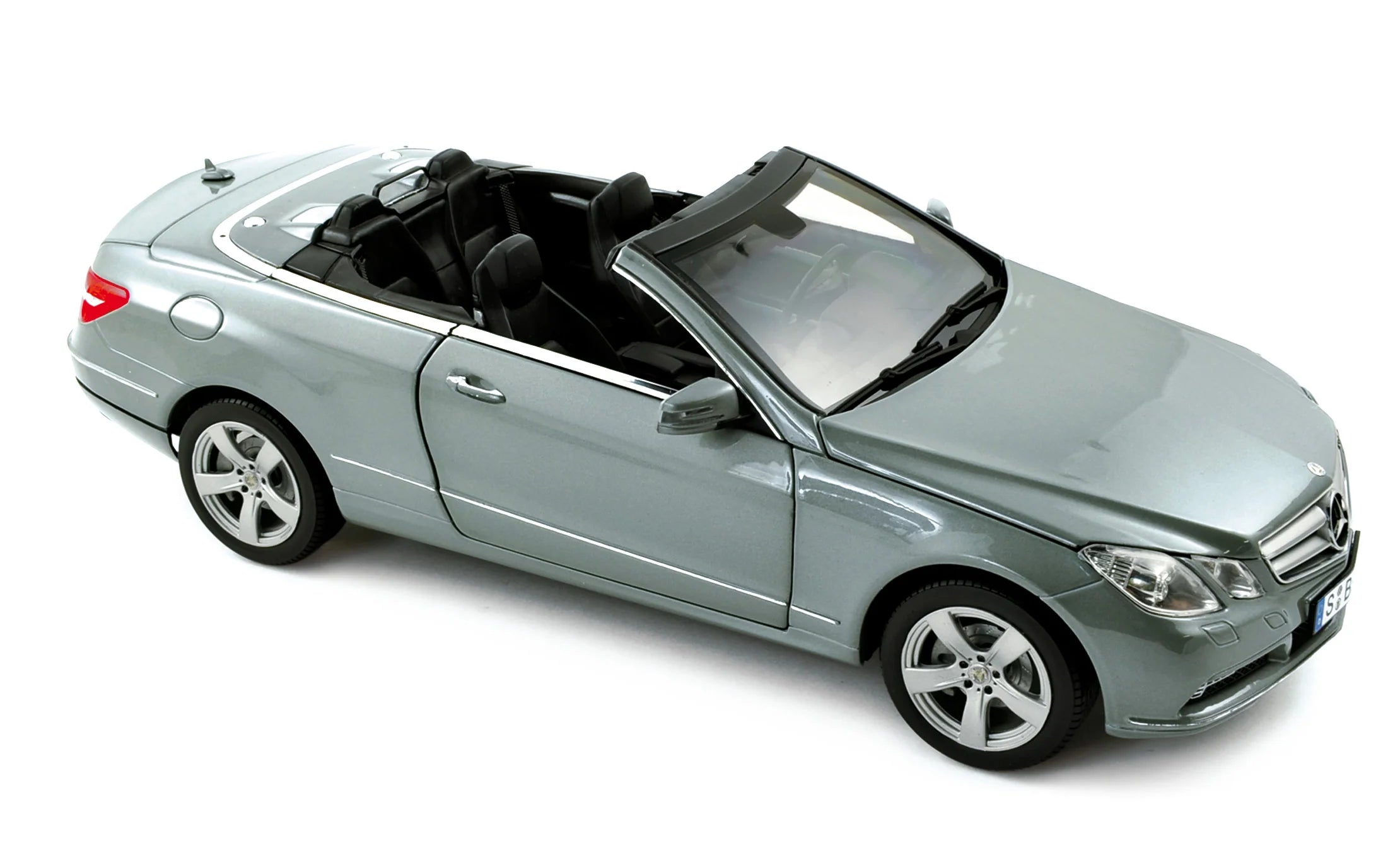 Mercedes-Benz E500 Cabriolet 2010 Argent Palladium 1:18