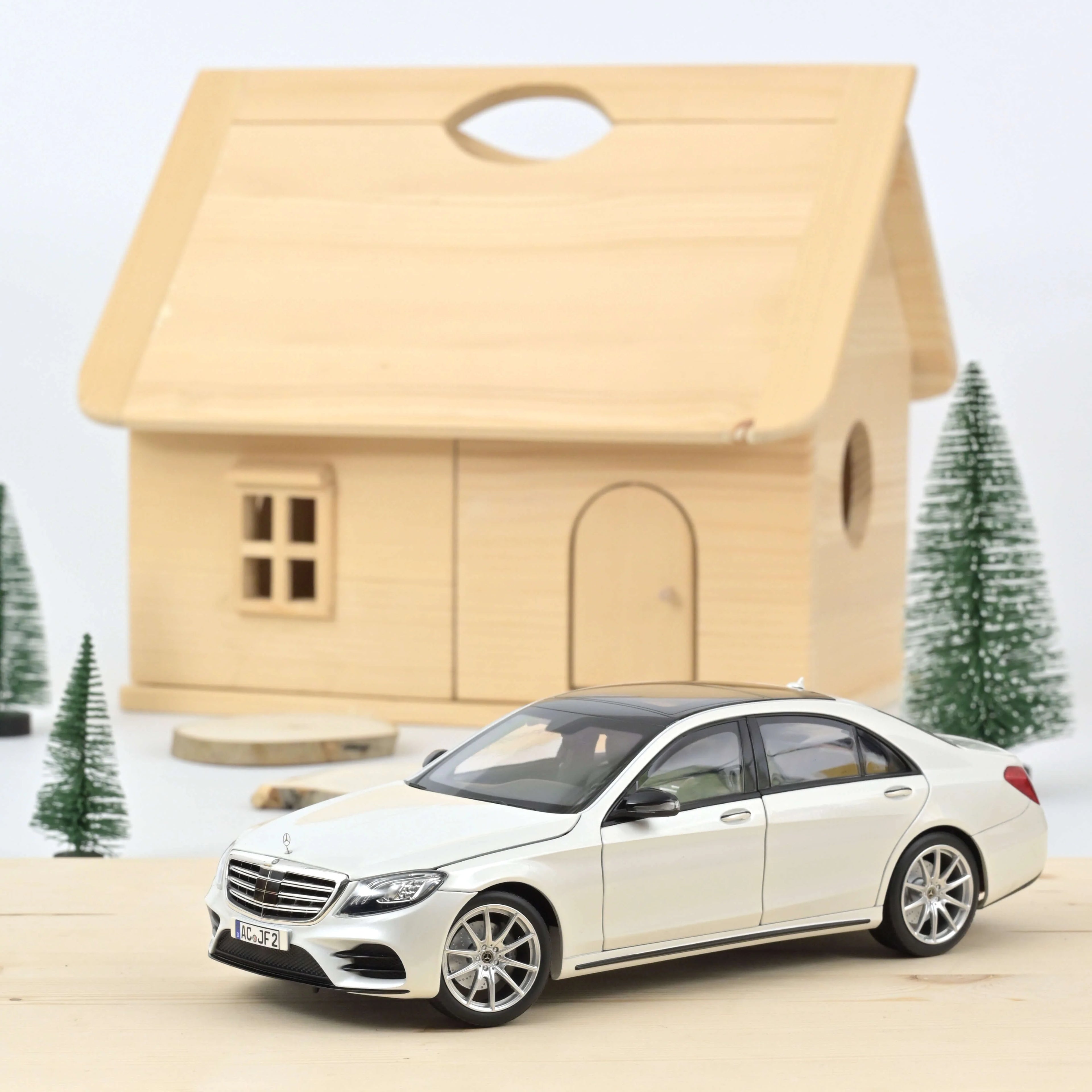 Mercedes-Benz S-Class AMG-Line 2018 White metallic 1:18