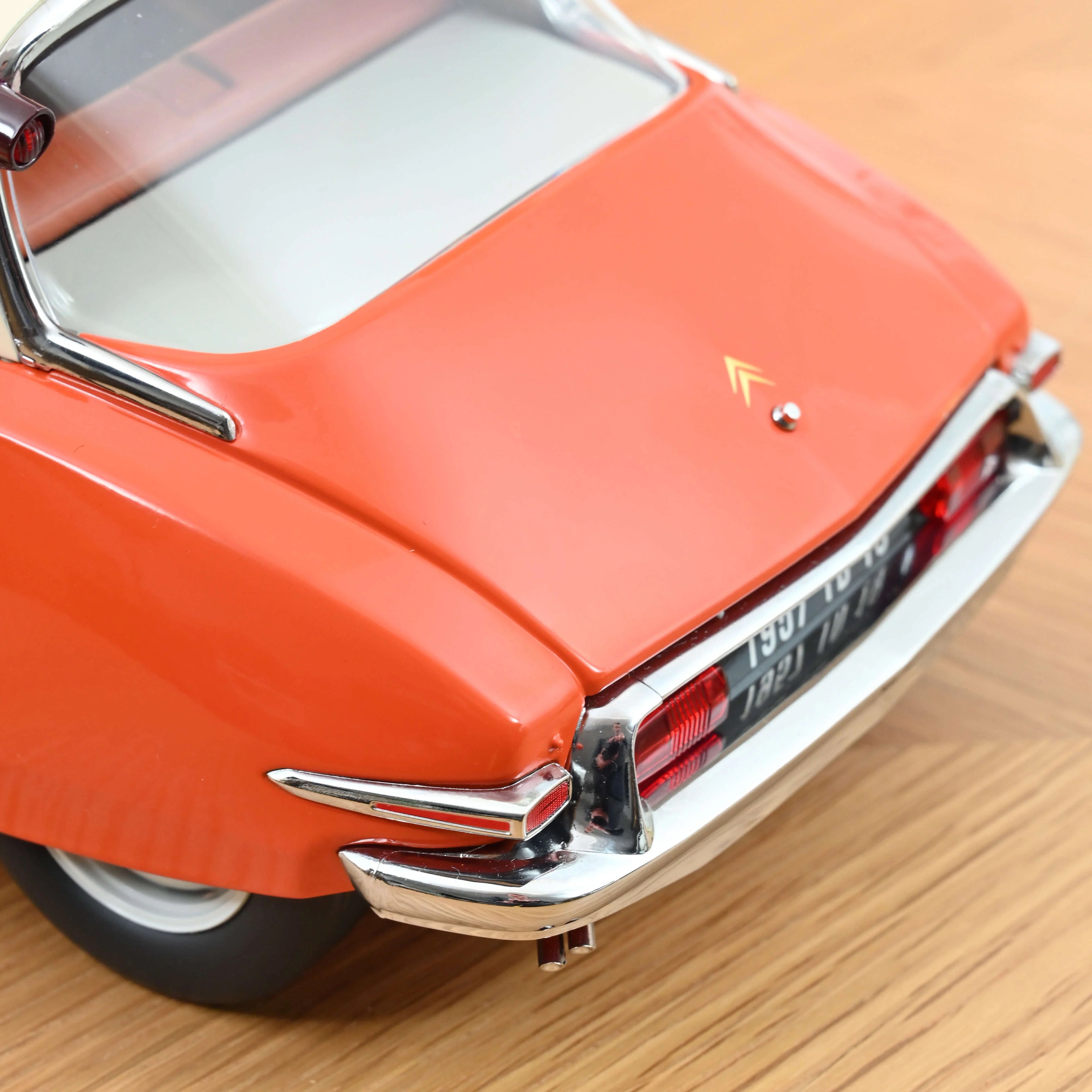 Citroën ID 19 1957 Capucine Orange and Cream 1:12