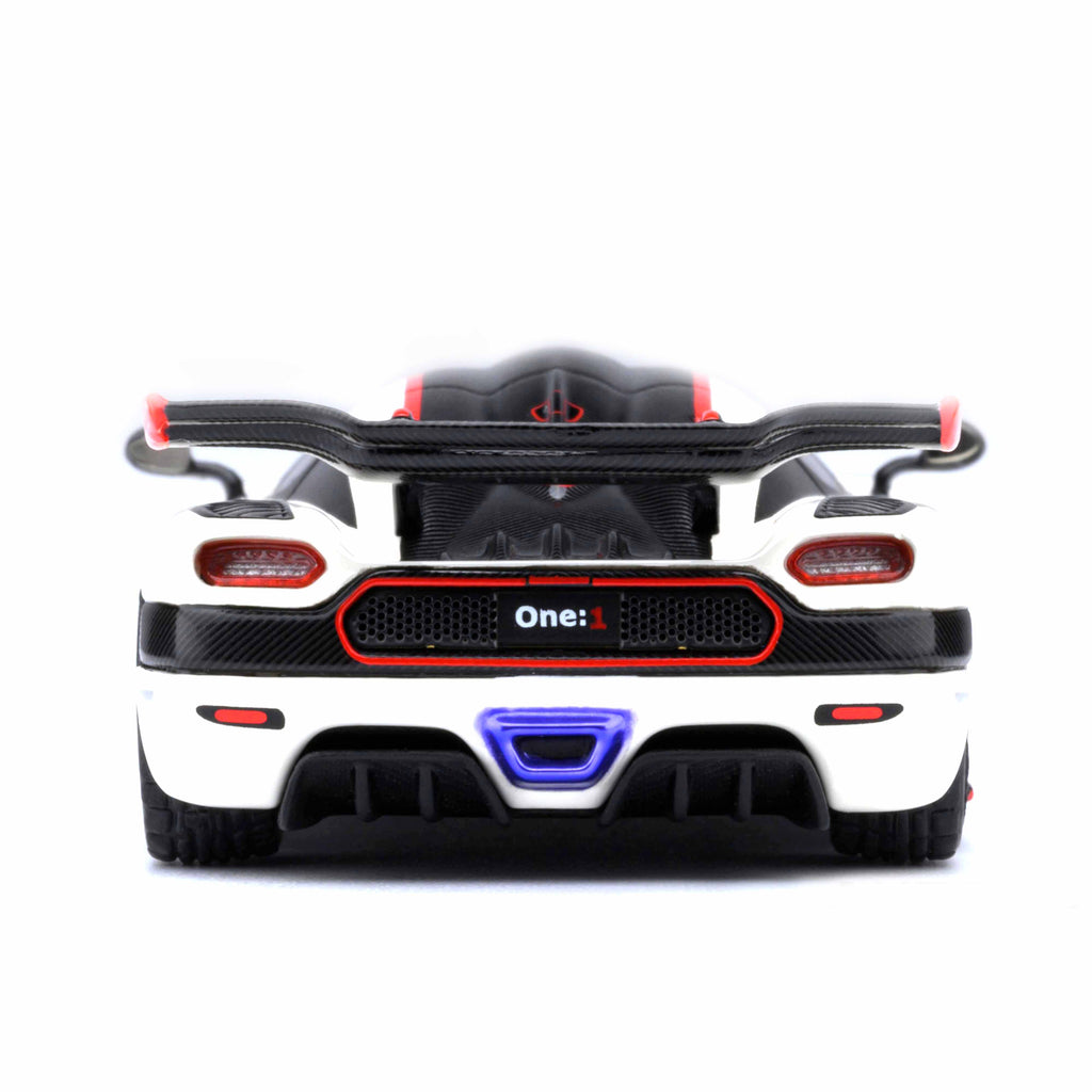 Koenigsegg One : 1 Blanc Galet/Noir Carbone/Accents rouges 1:64