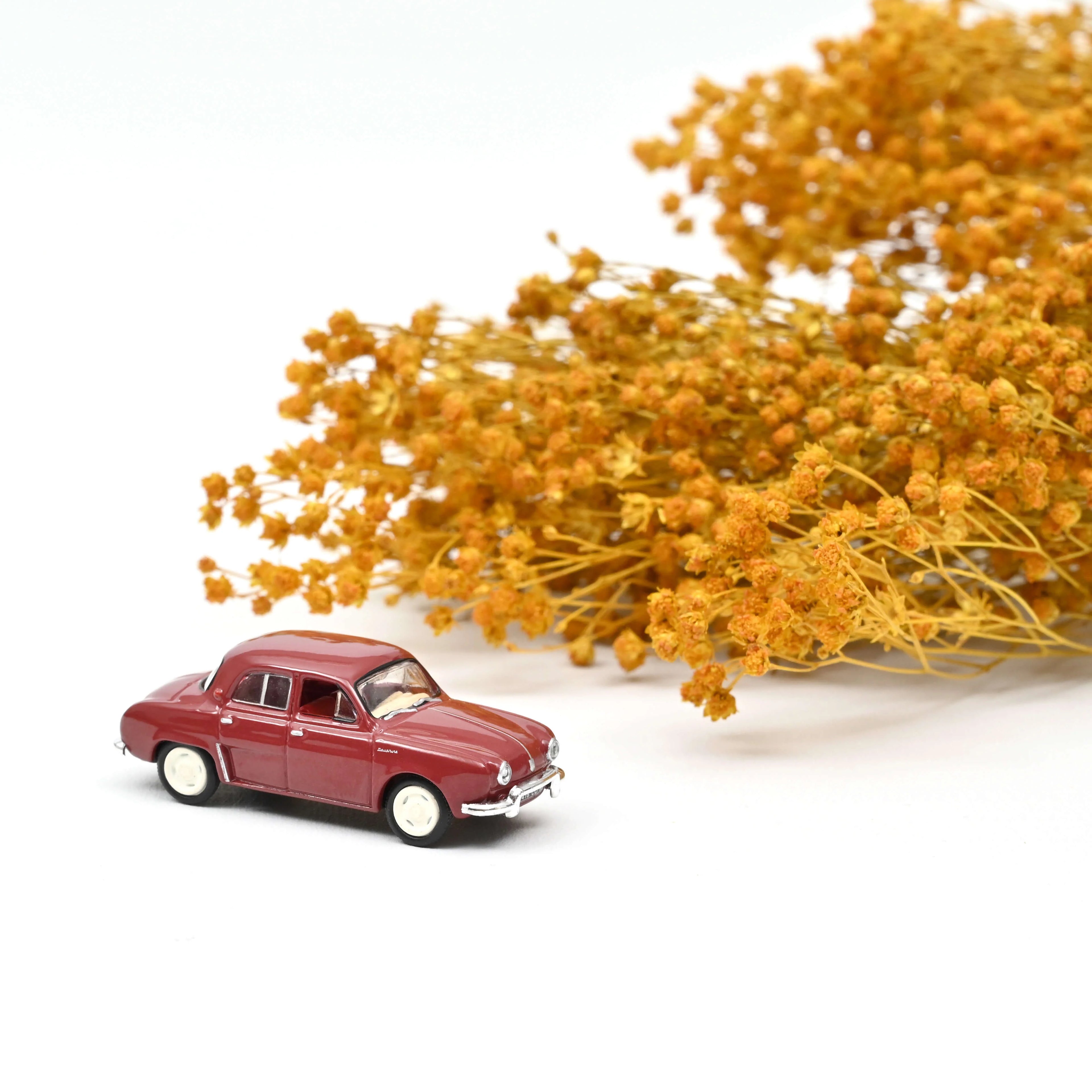 Renault Dauphine 1956 Garance Rot 1:87