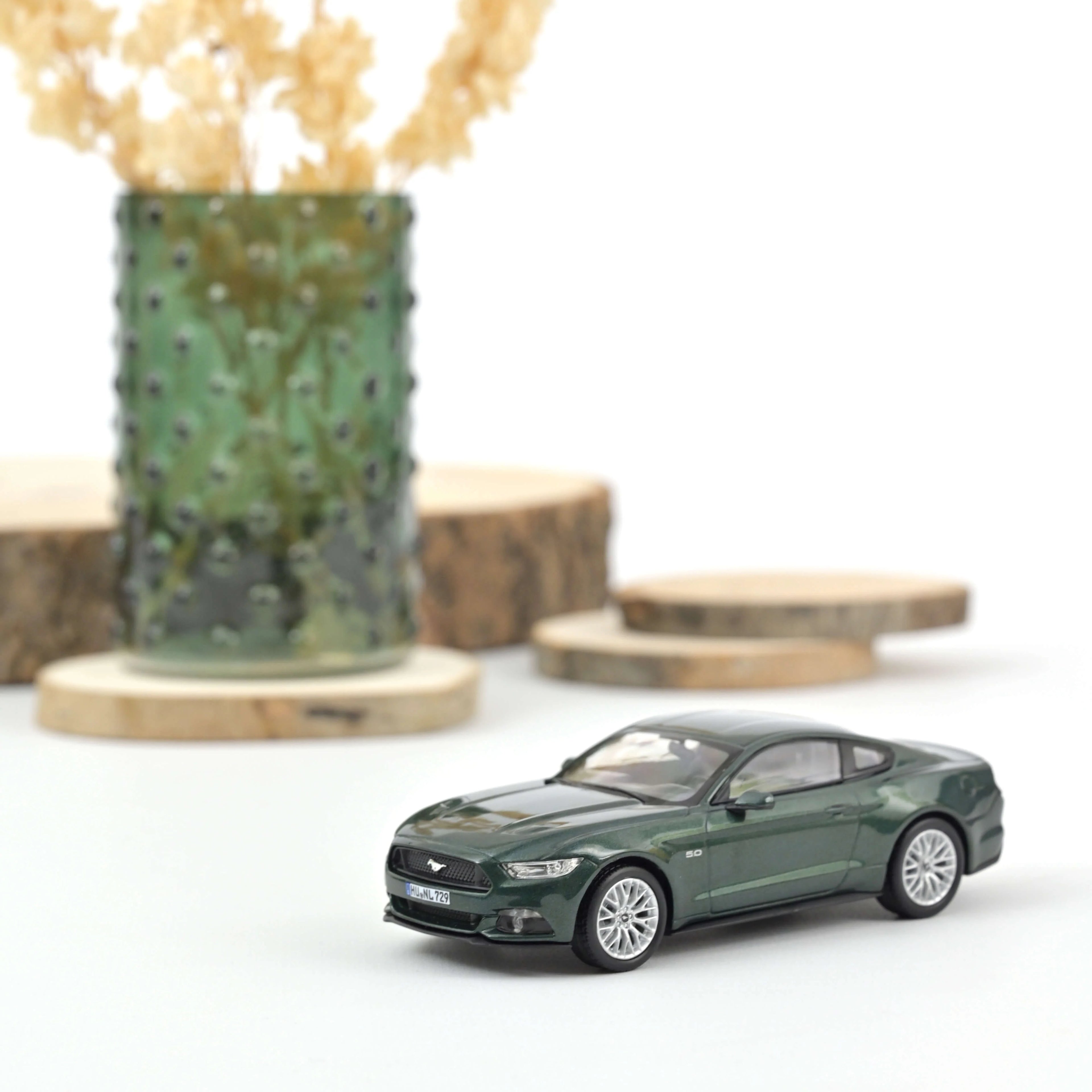 Ford Mustang 2015 Green metallic 1:43