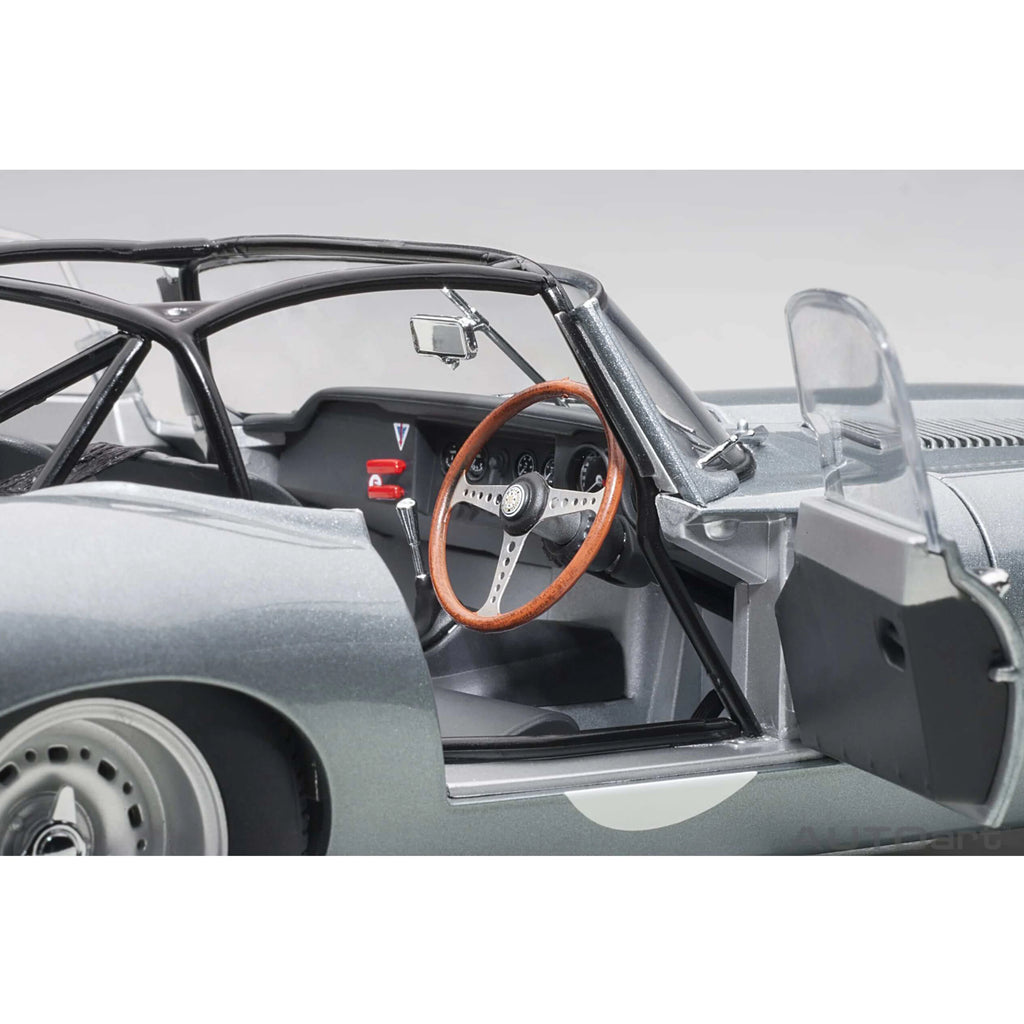 Jaguar Lightweight E-Type 2015 Silver 1:18
