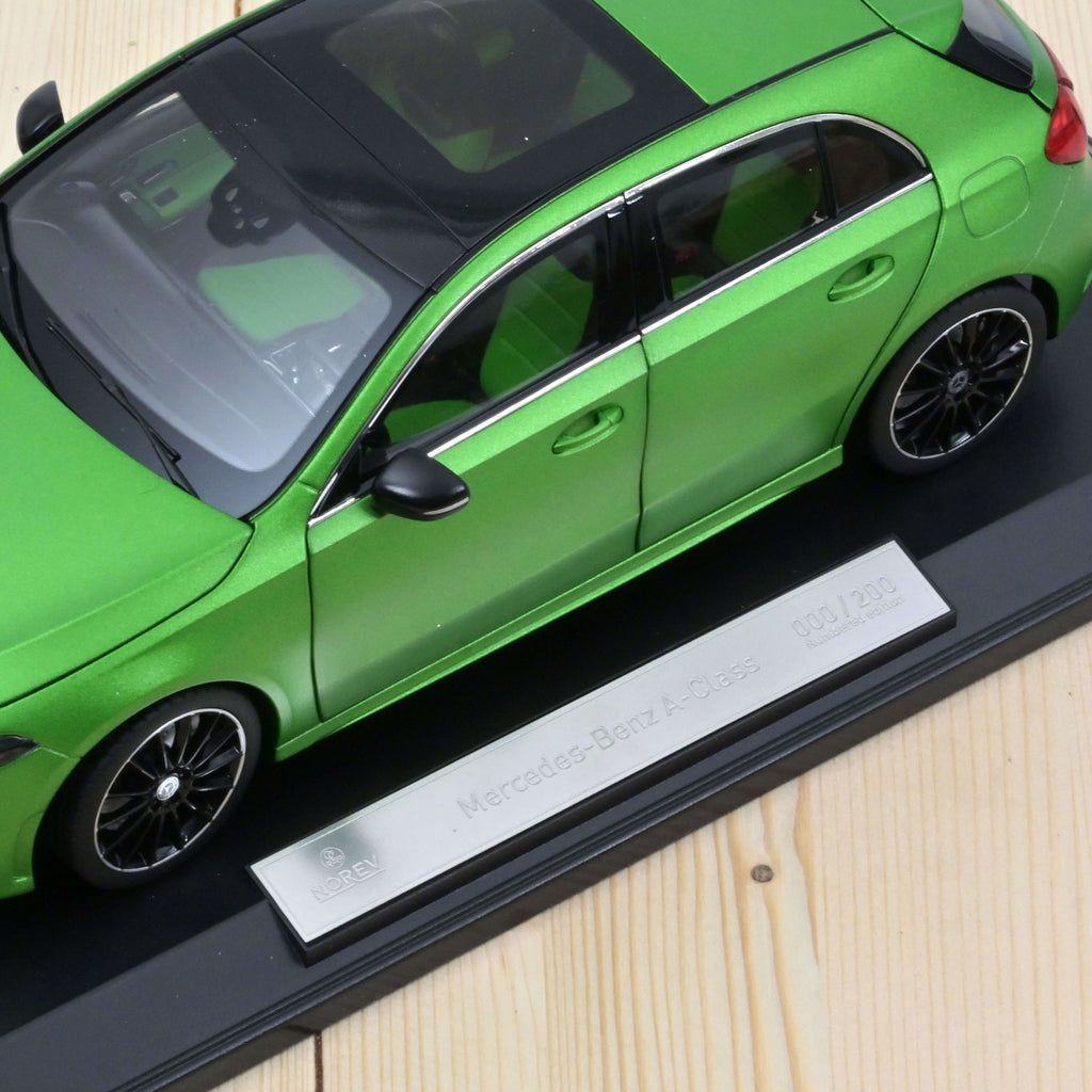 Mercedes-Benz A-Class AMG-Line 2018 Green met 1:18 - 200pcs