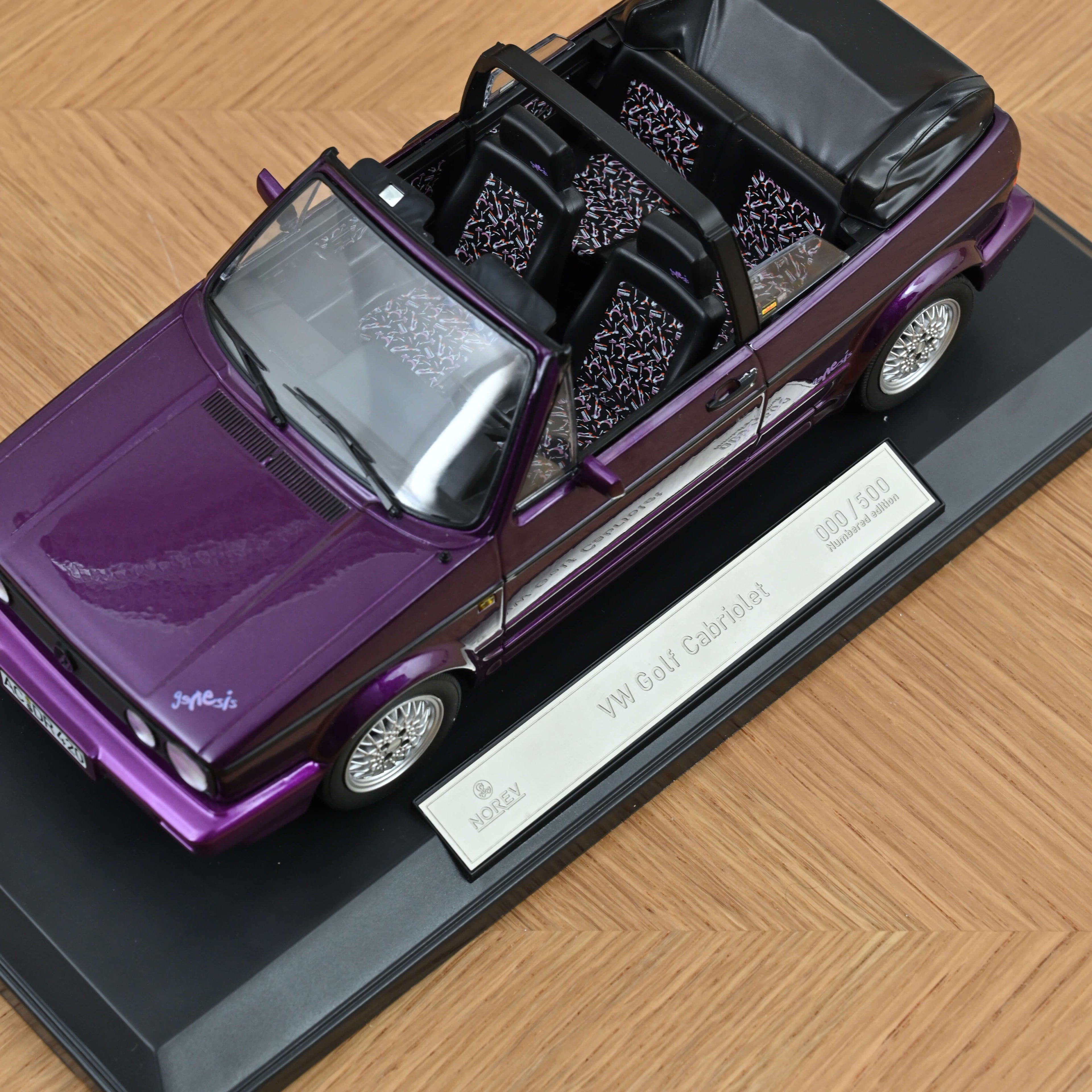 VW Golf Cabriolet 1992 Purple metallic 1:18 - 500pcs