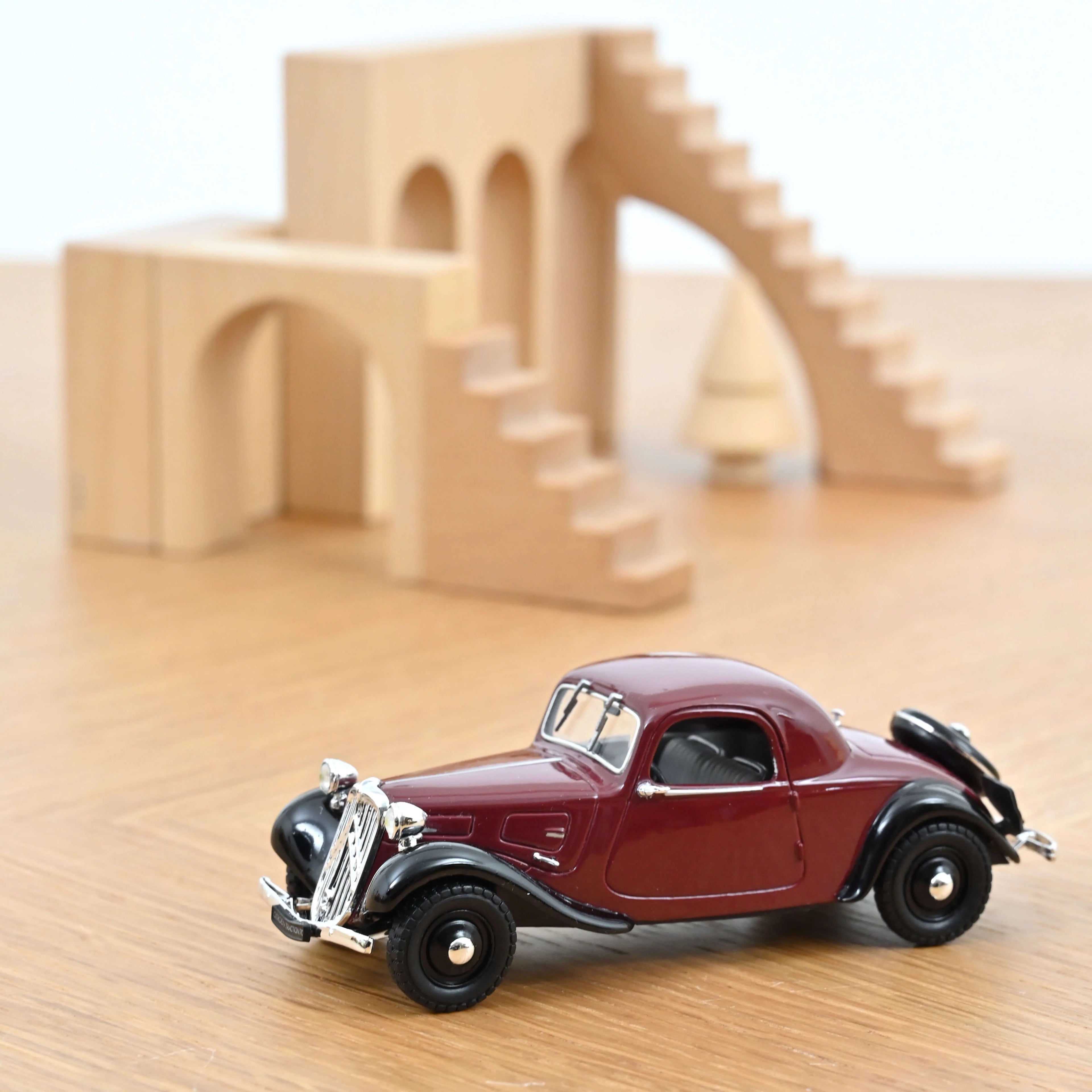 Citroën Traction 7C Faux Cabriolet 1937 Dark Red 1:43