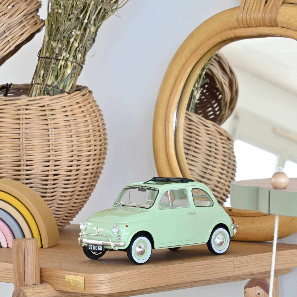 Fiat 500 L 1968 Light green Special birth pack 1:18