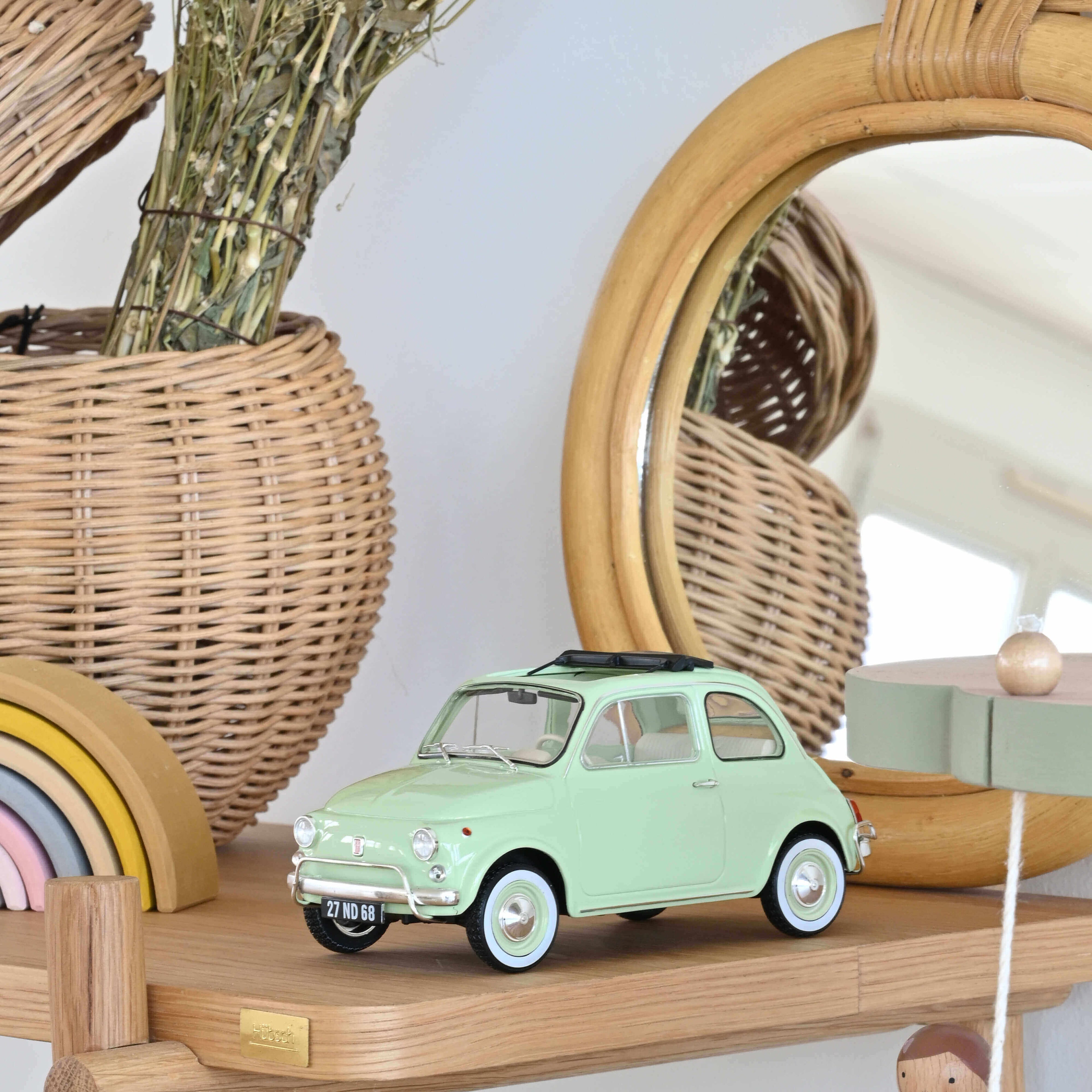 Fiat 500 L 1968 Light green Special birth pack 1:18